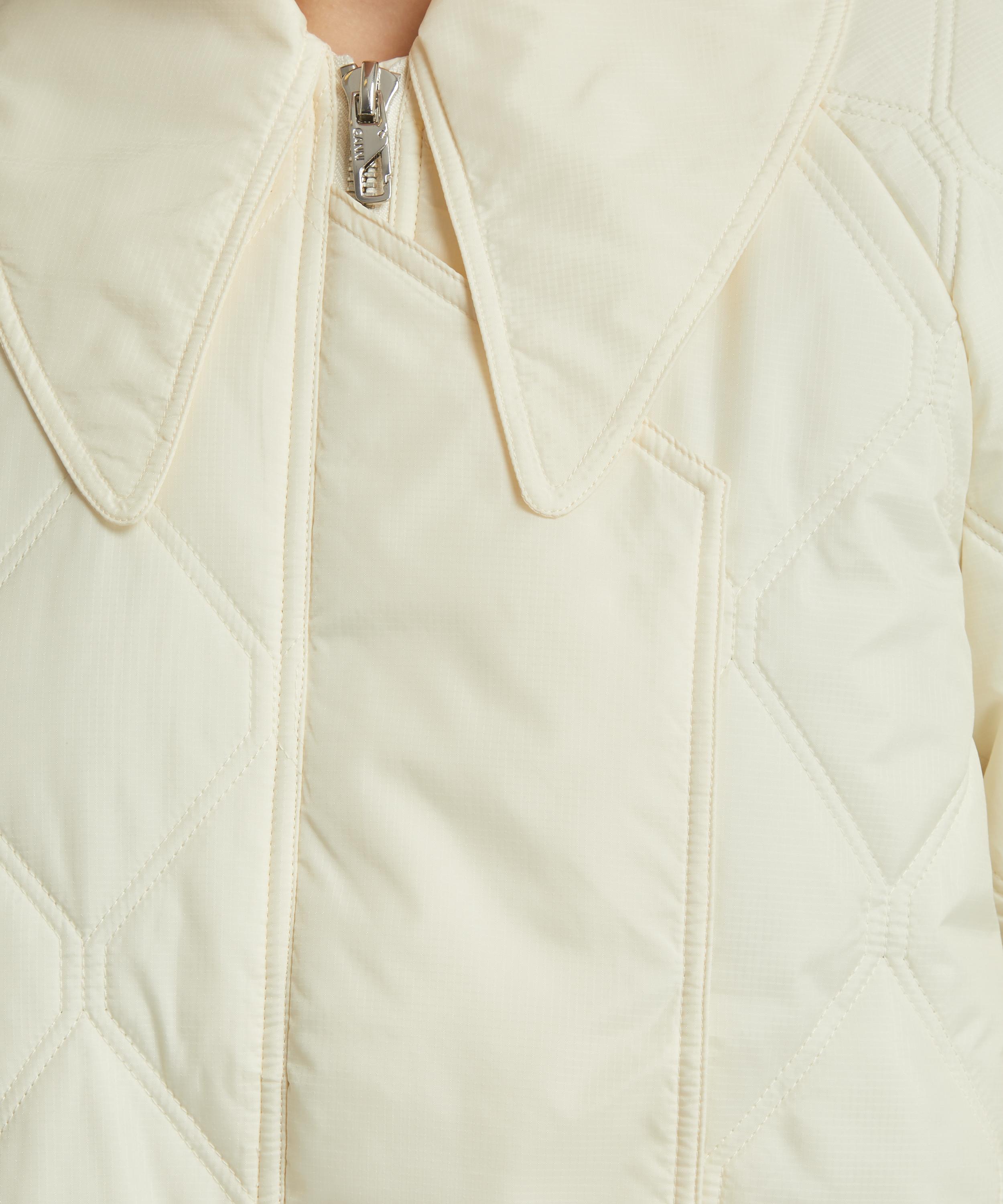 Burberry short hotsell quilted jacket