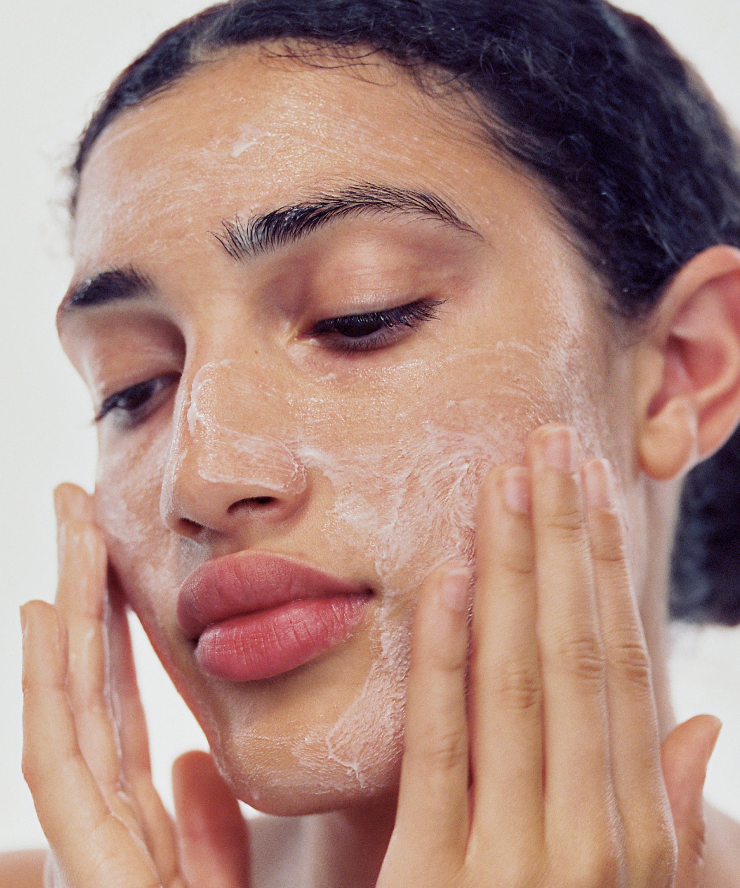 Emma Lewisham - Illuminating Exfoliant Refill 100ml image number 4