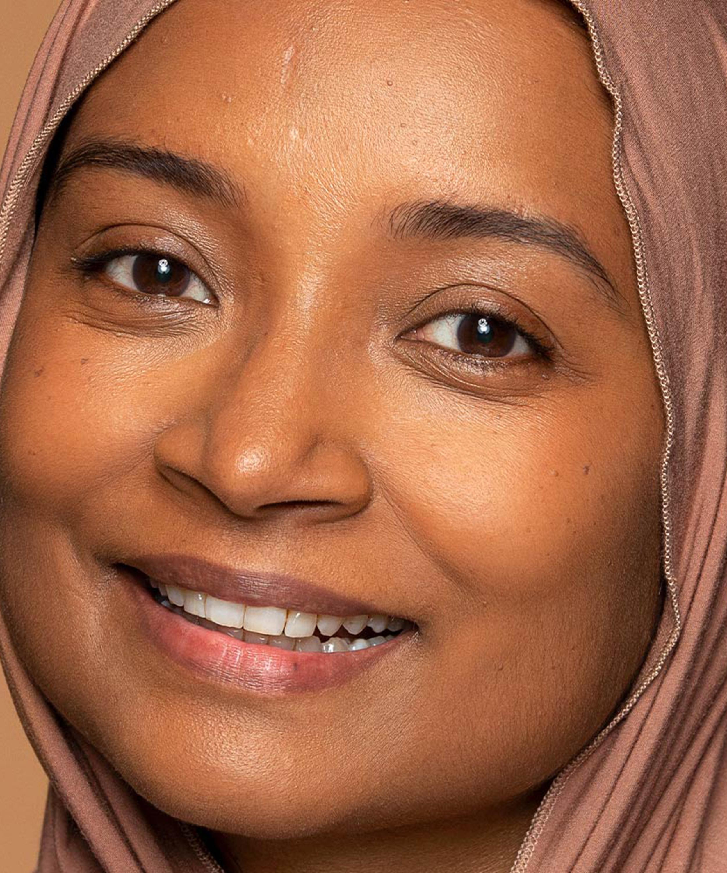 Trinny London - Just A Touch 4g image number 3