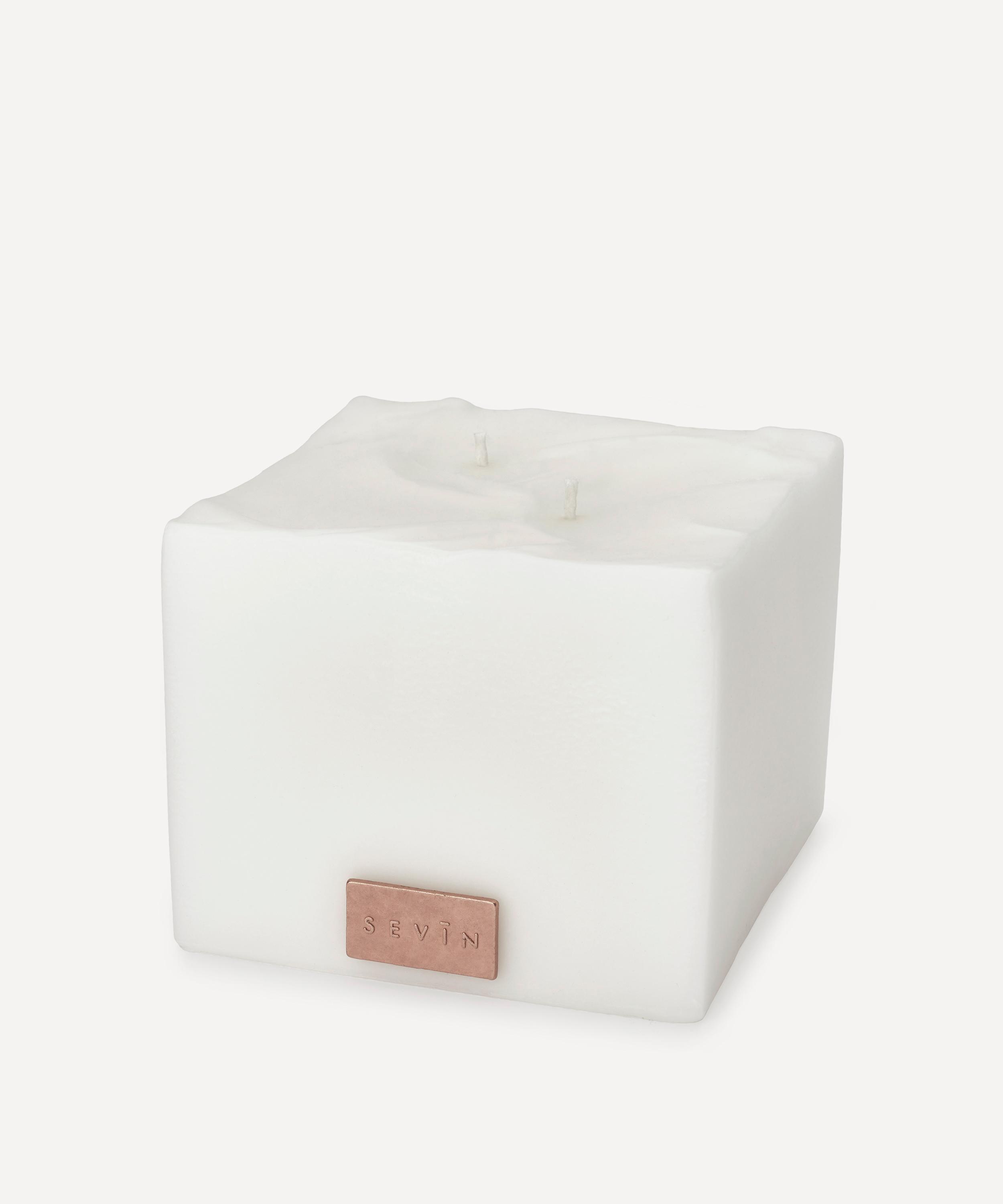 Sevin London - Porcelain White Scented Candle 700g image number 0