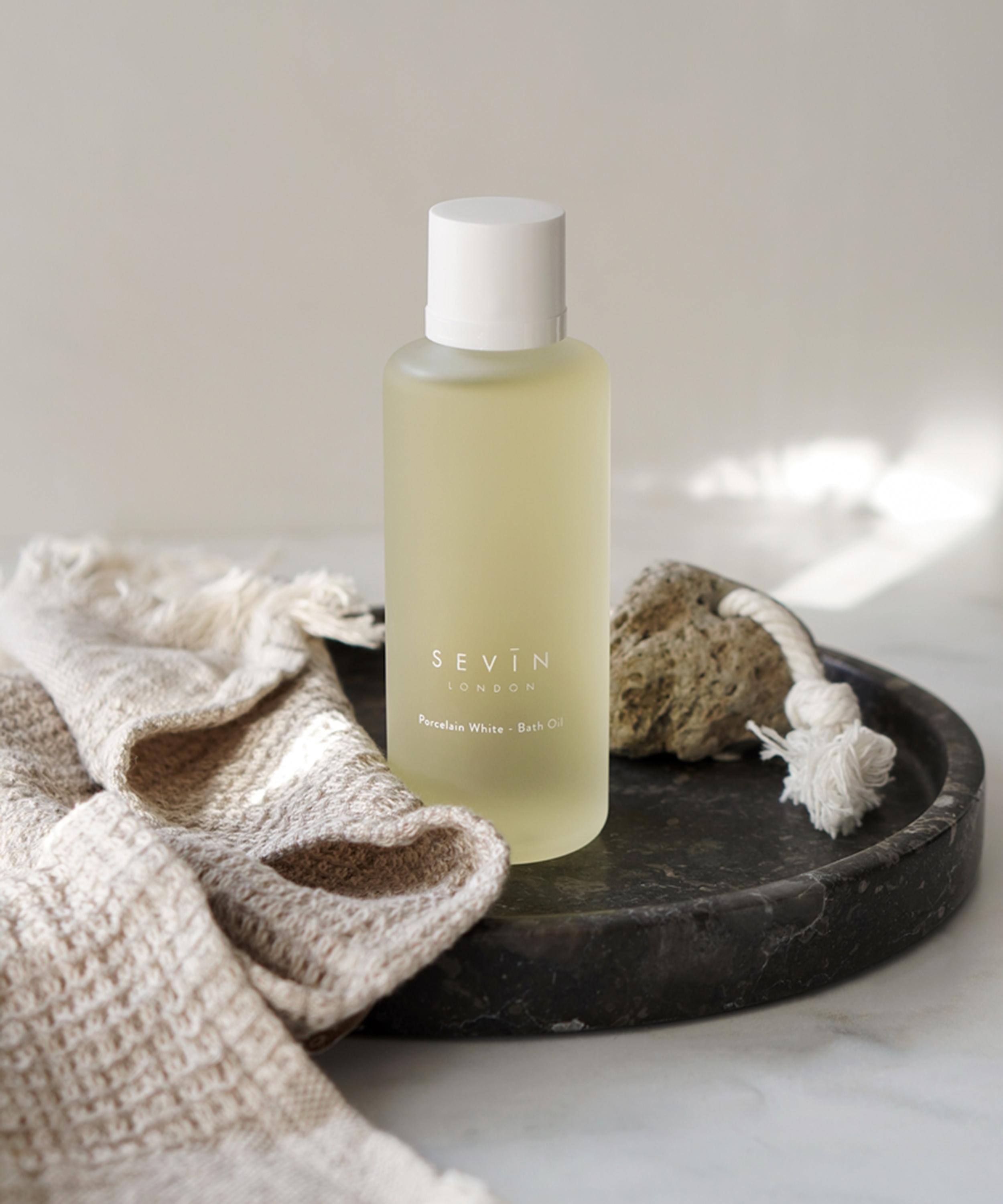 Sevin London - Porcelain White Bath Oil 200ml image number 1