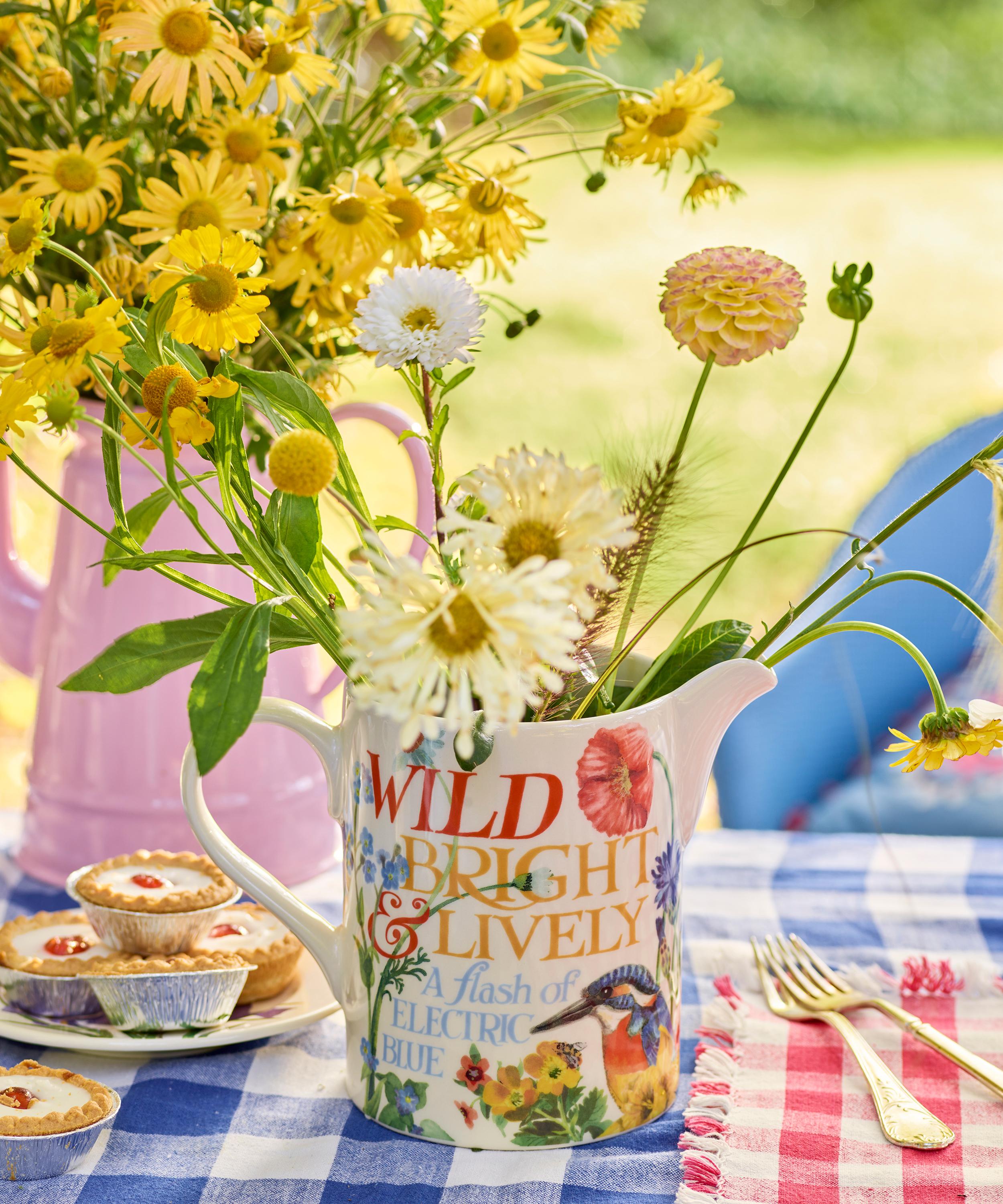 Emma Bridgewater - All the Joys of Spring Large Straight Jug image number 1