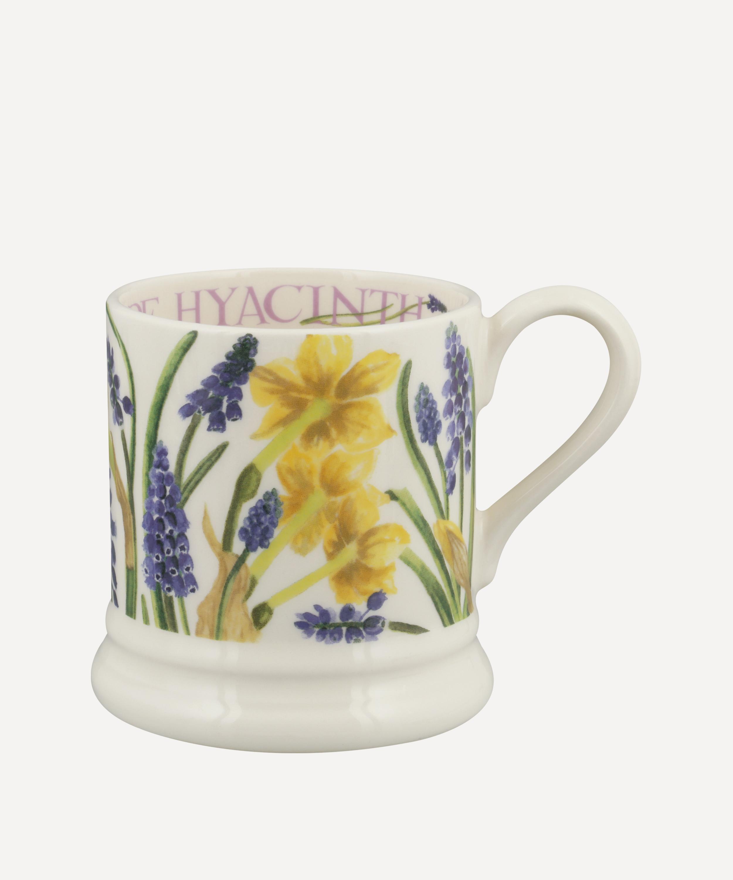 Emma Bridgewater - Tete-A-Tete and Grape Hyacinth Half-Pint Mug image number 0