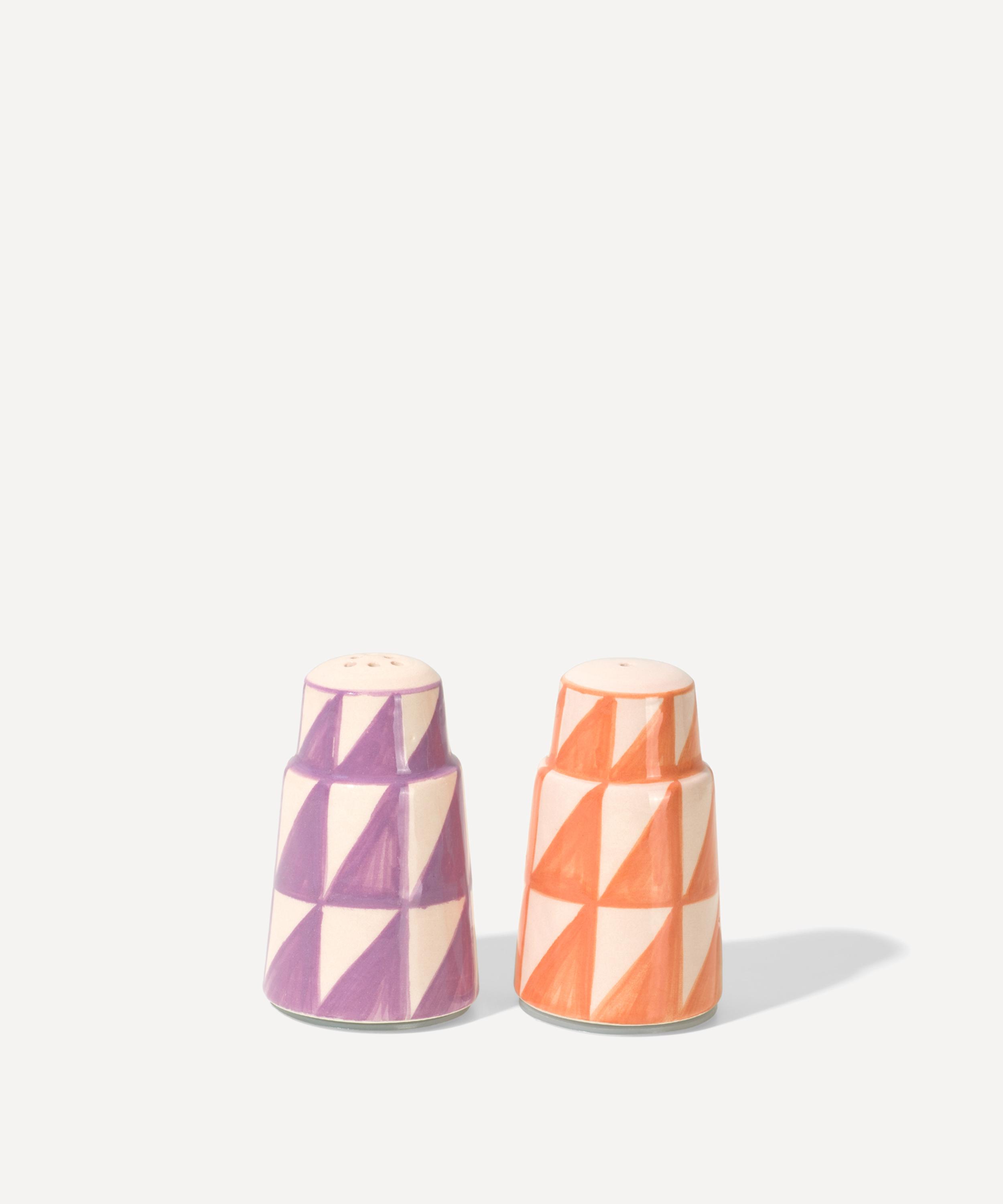 Vaisselle - Ceramic Salt and Pepper Shakers