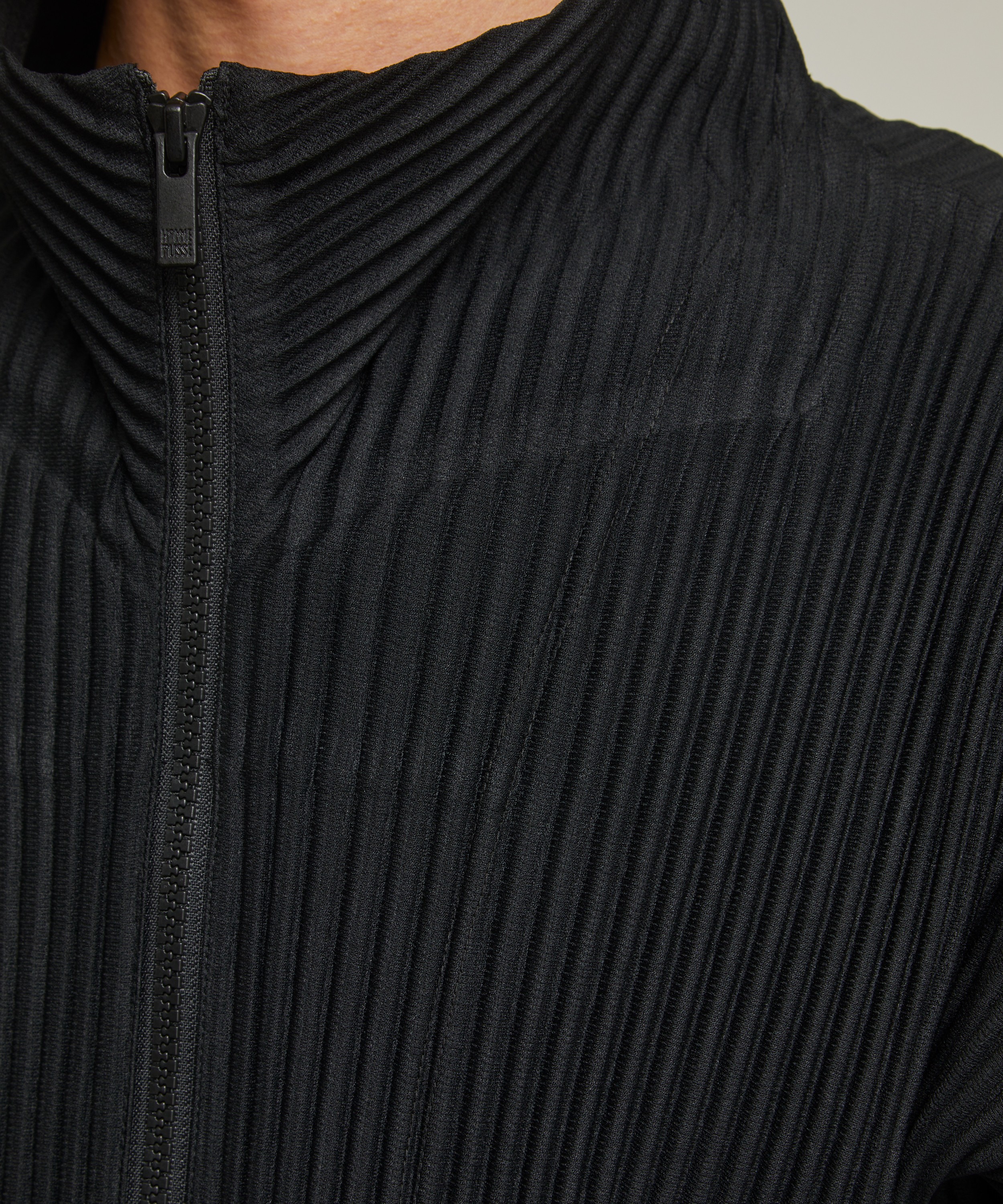 Homme Plisse Issey Miyake - Pleated Mock-Neck Jacket image number 4