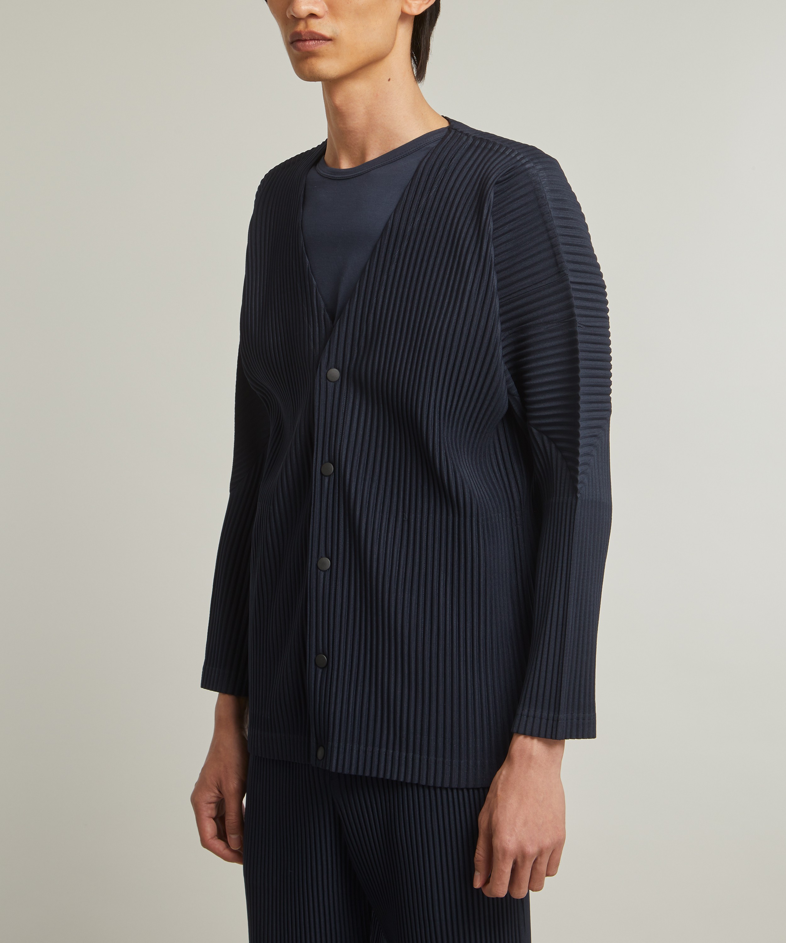 HOMME PLISSÉ ISSEY MIYAKE カーディガン　ネイビー Homme Plisse Issey Miyake Pleated V-Neck Cardigan | Liberty