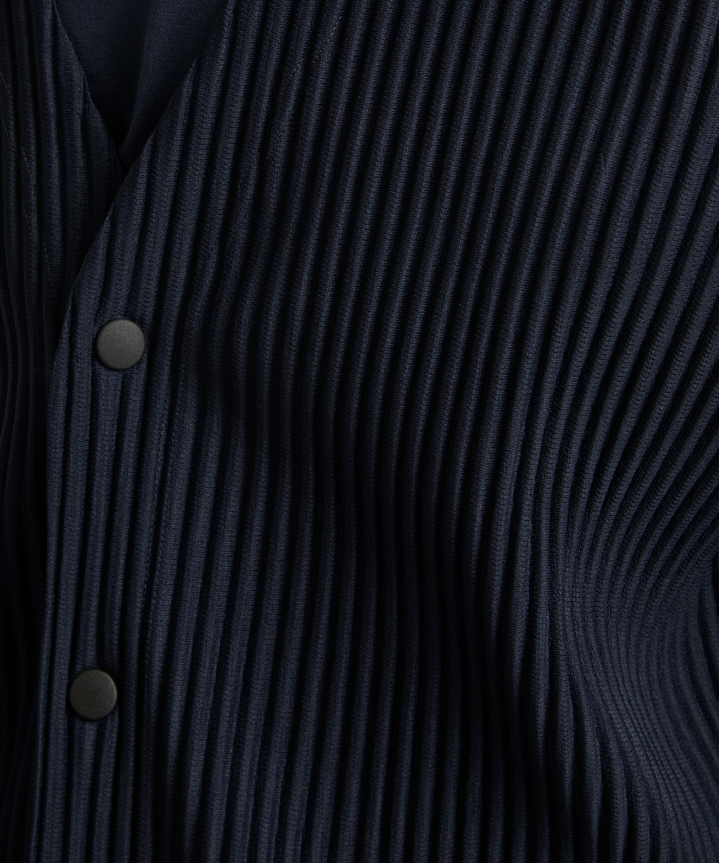 Homme Plisse Issey Miyake - Pleated V-Neck Cardigan image number 4