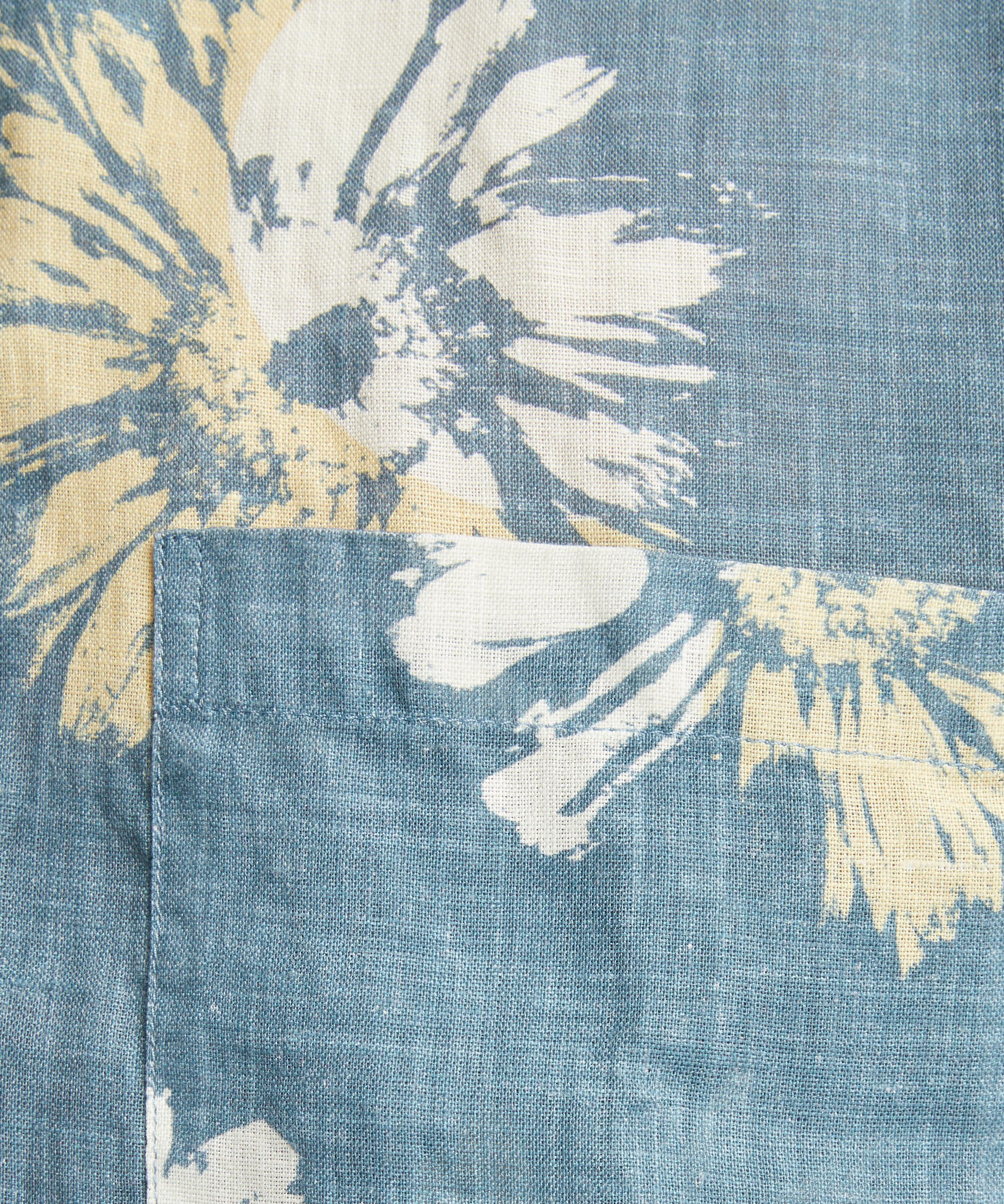 Liberty - Lasenby Hemp Shirt in Klein Daisies image number 4