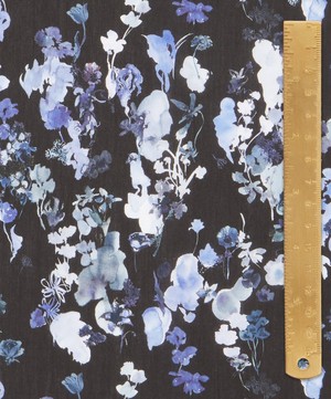 Liberty Fabrics - Floral Ice Tana Lawn™ Cotton image number 4
