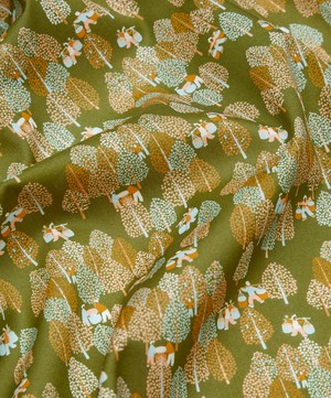 Liberty Fabrics - People in the Orchard Tana Lawn™ Cotton image number 3