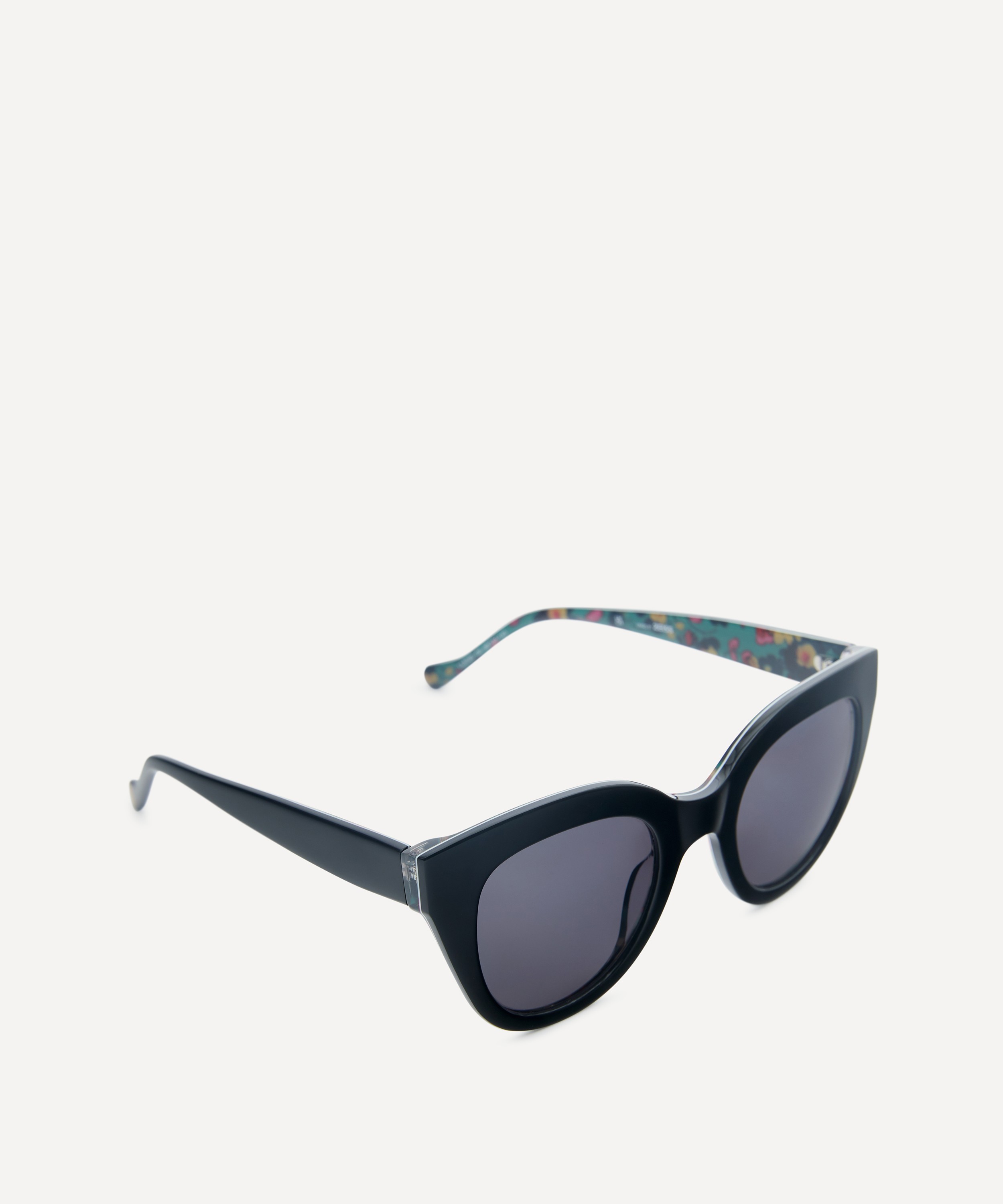 Liberty - Oversized Cat-Eye Sunglasses image number 2