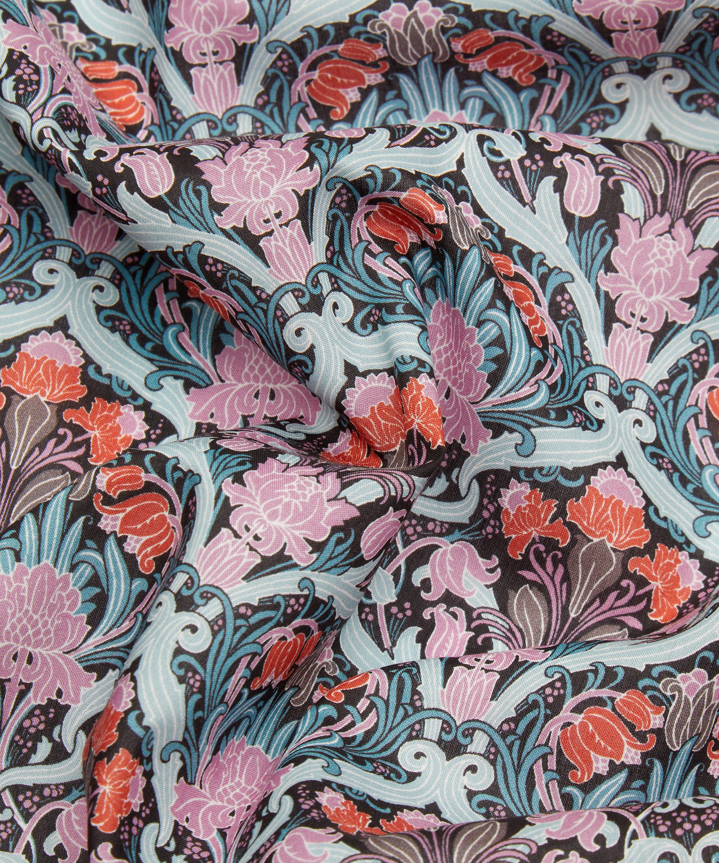 Liberty Fabrics - Tulip Flourish Organic Tana Lawn™ Cotton image number 3