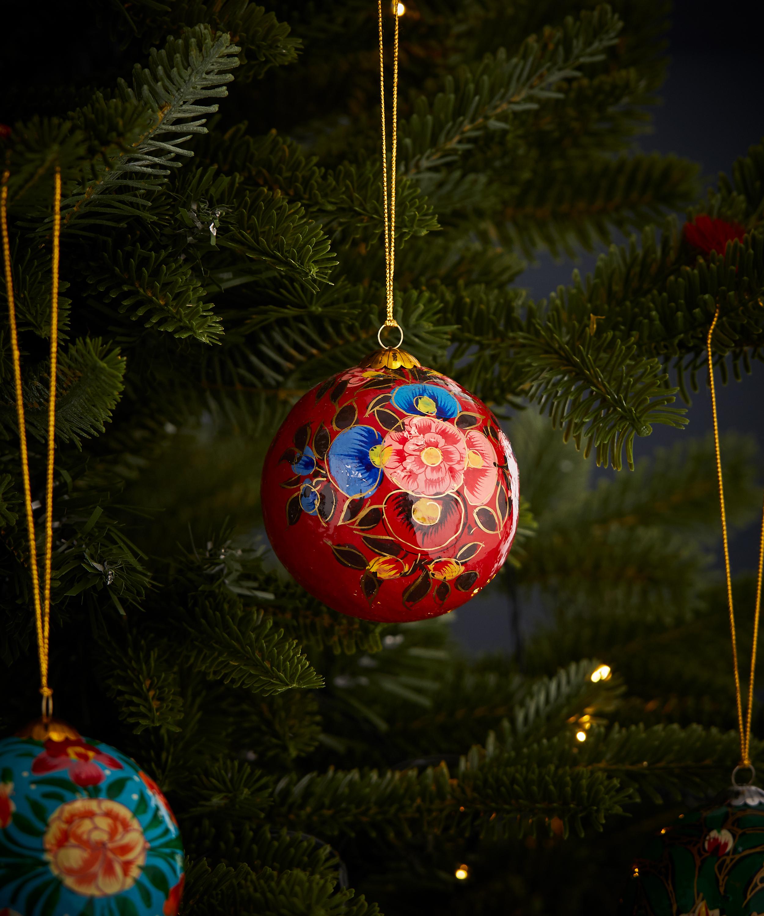 Christmas - Red Blooms Papier-Mâché Bauble image number 1