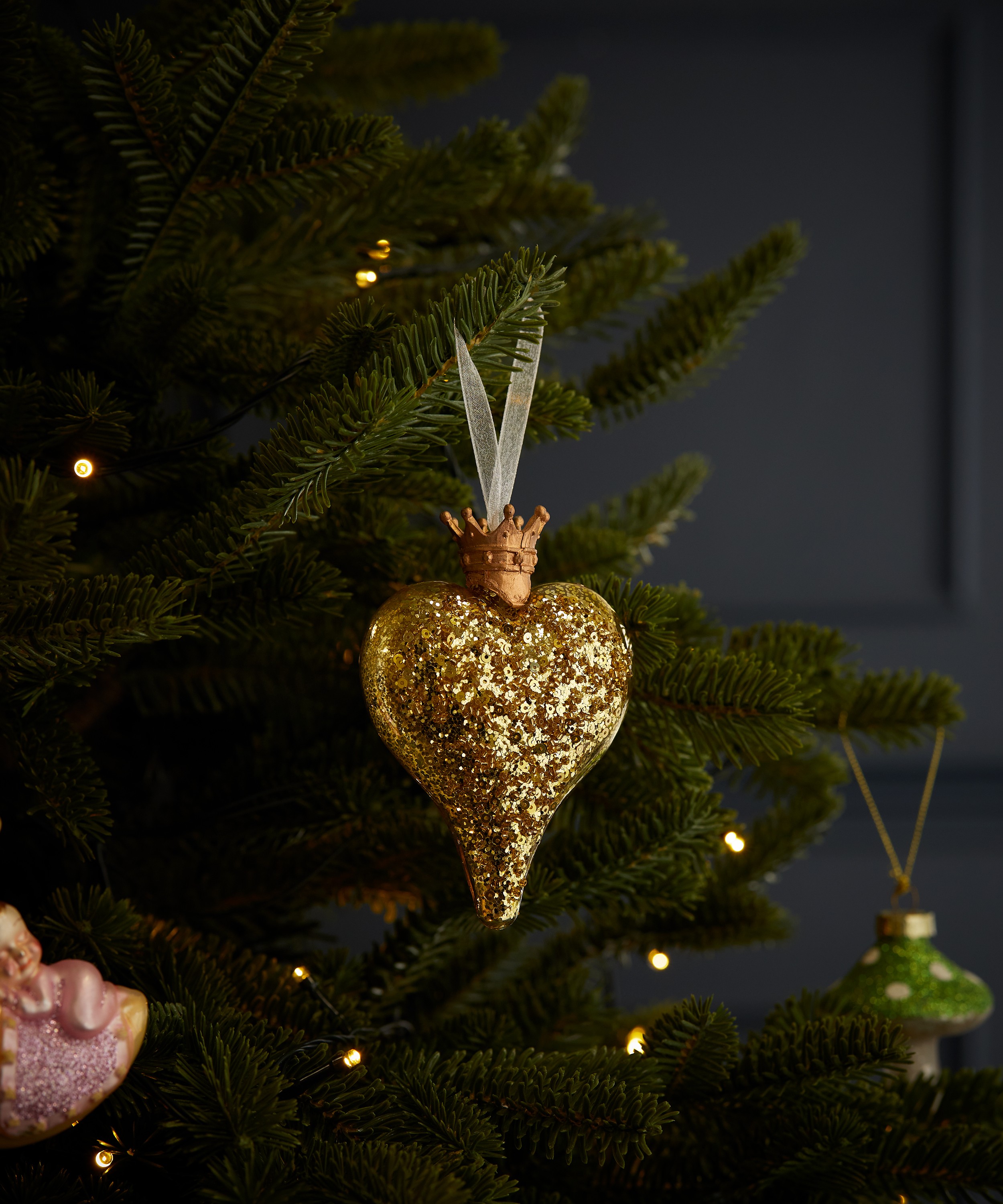 Christmas - Royal Heart Ornament image number 1