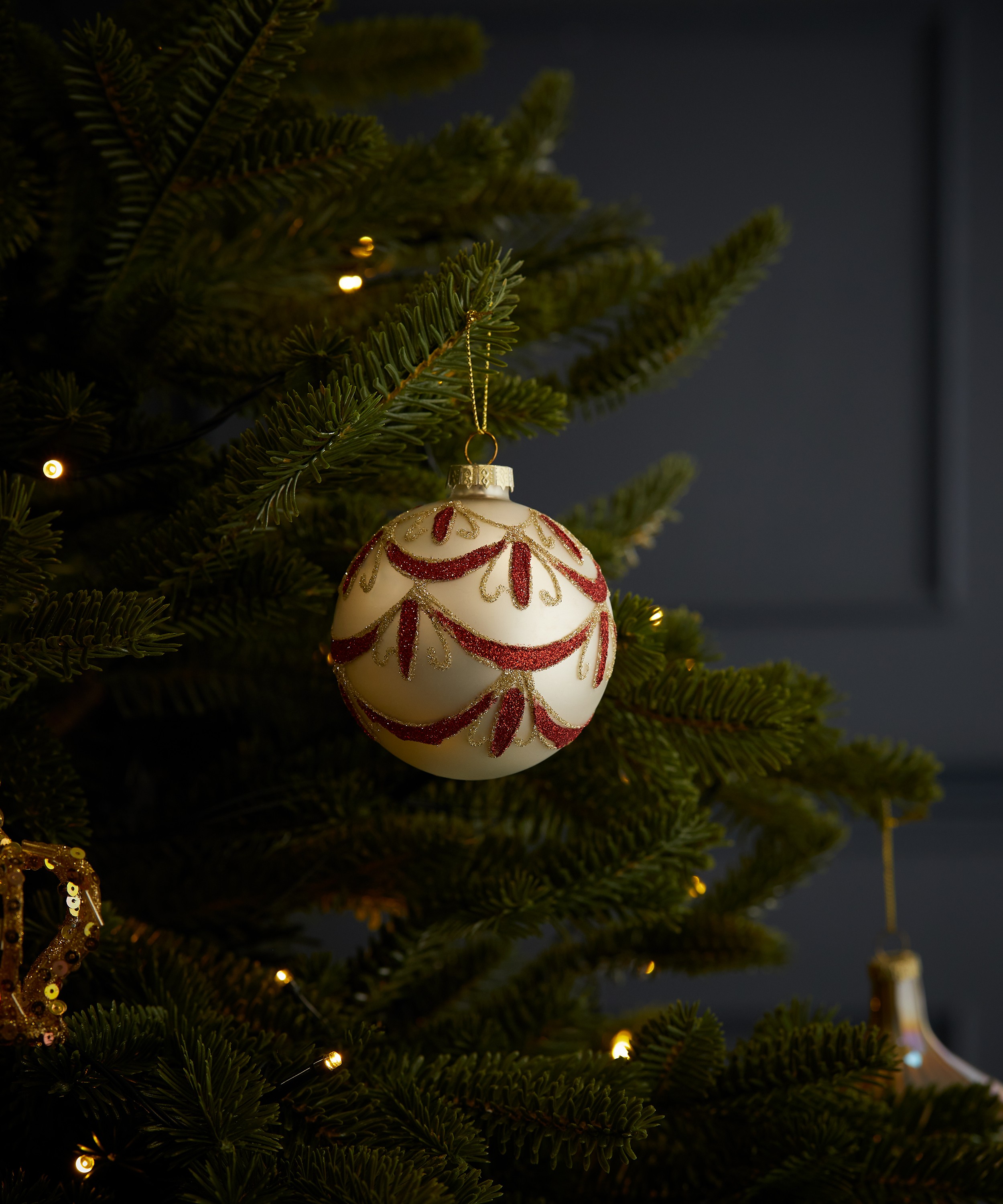 Christmas - Red Scallop Christmas Bauble image number 1