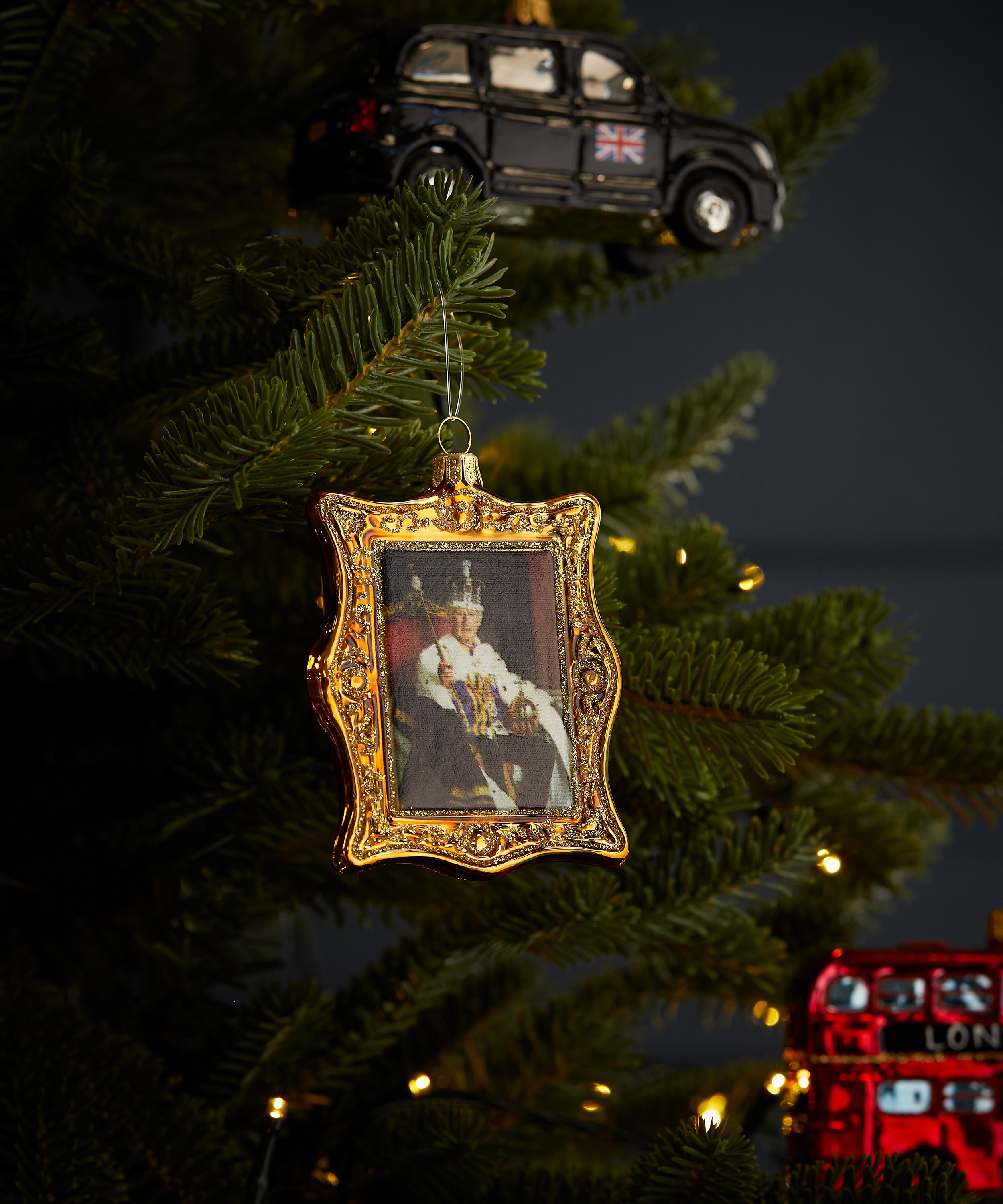 Christmas - King Charles Tree Ornament image number 1