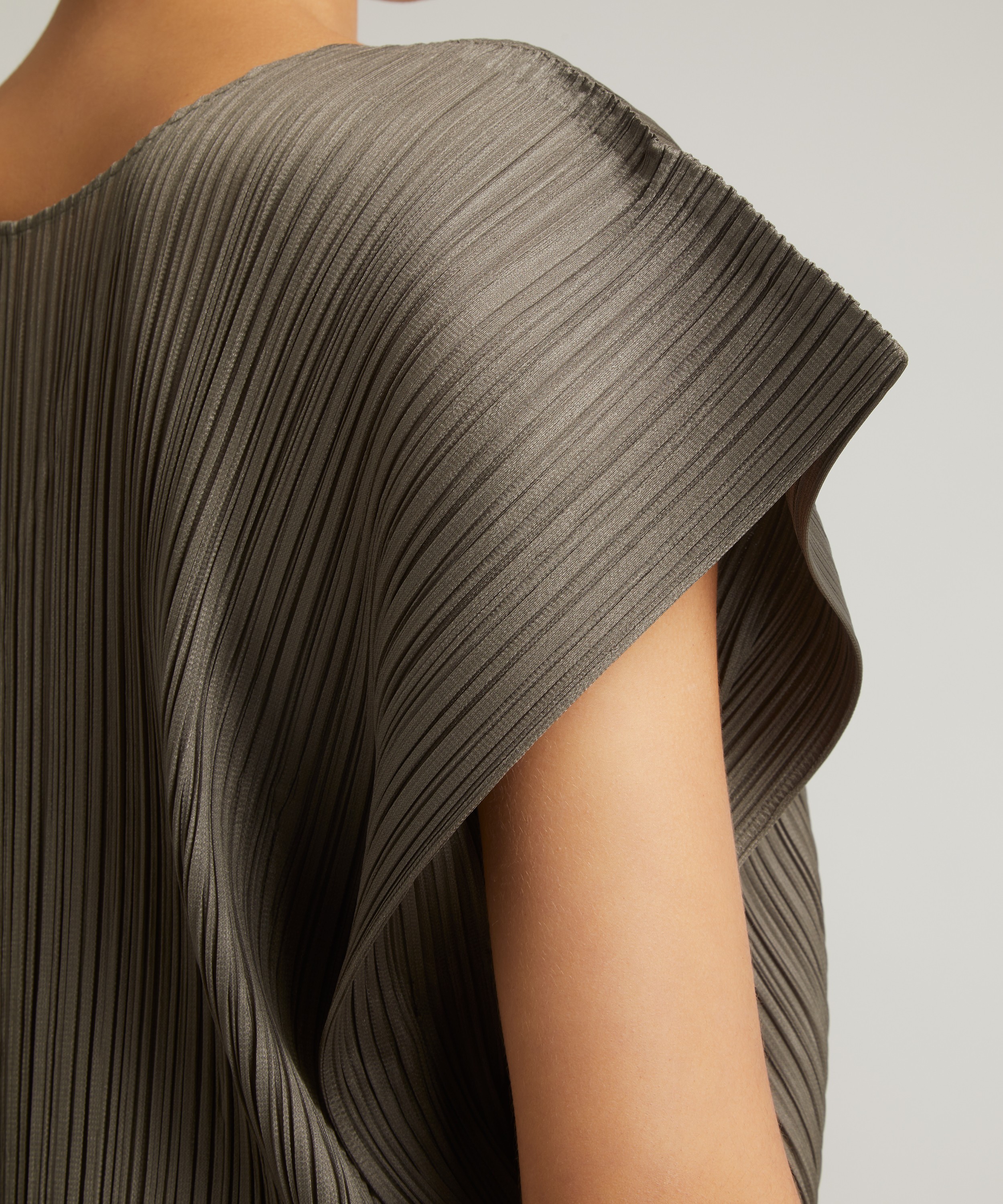 Pleats Please Issey Miyake - MONTHLY COLOURS MARCH Pleated Dress image number 4