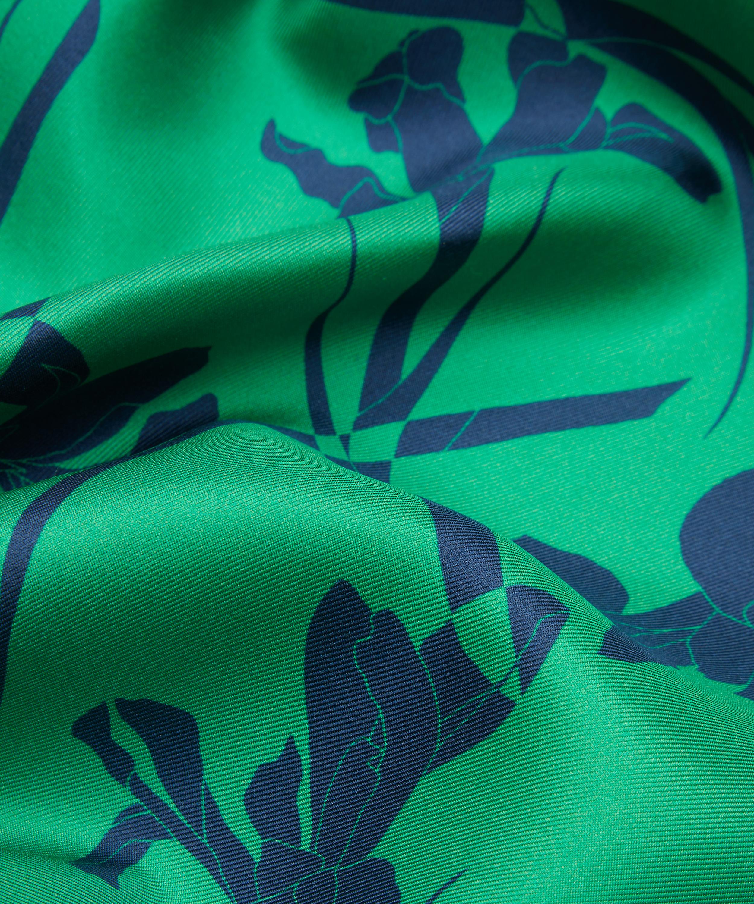 Liberty Fabrics - Iris Scatter Silk Twill image number 3