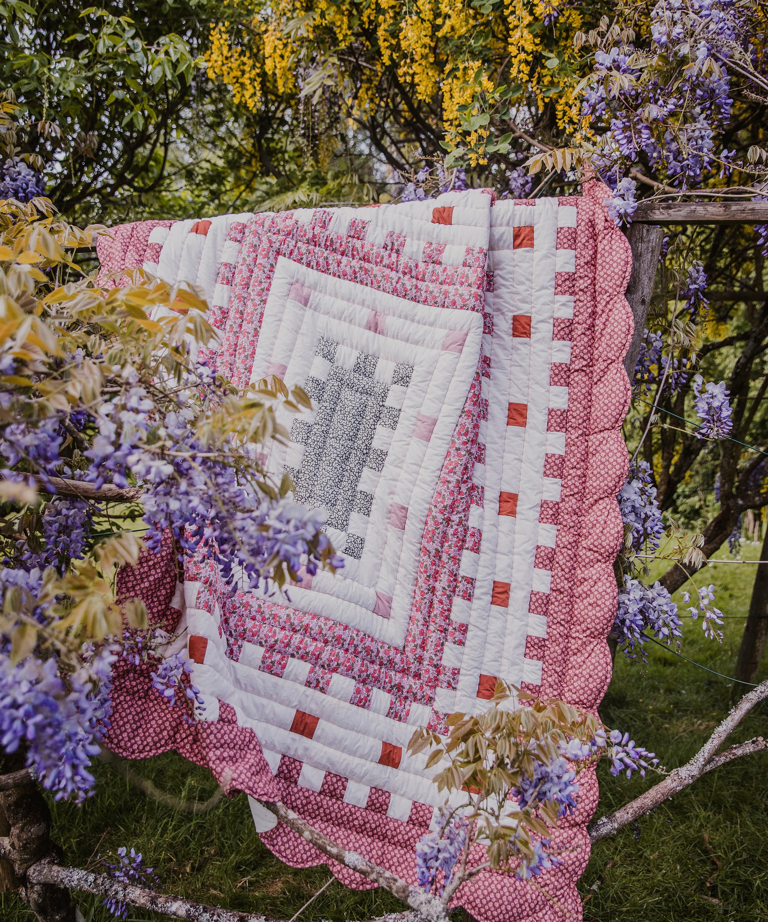 Projektityyny - Paysanne Blossom Patchwork Quilt image number 1