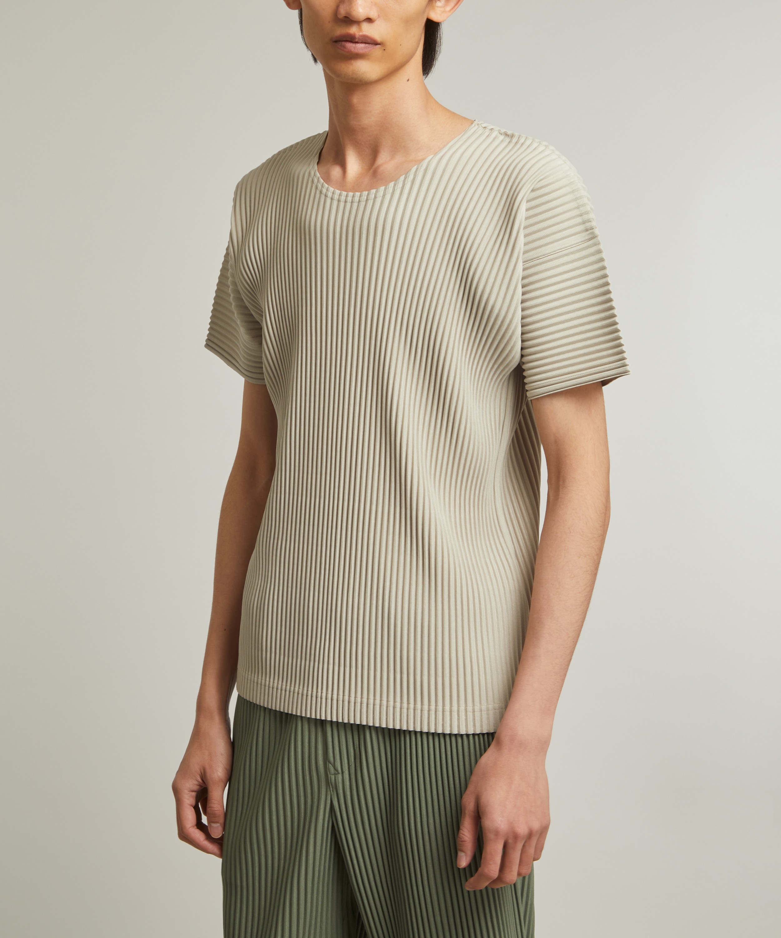 Homme Plisse Issey Miyake - COLOUR PLEATS Short Sleeved Top image number 2