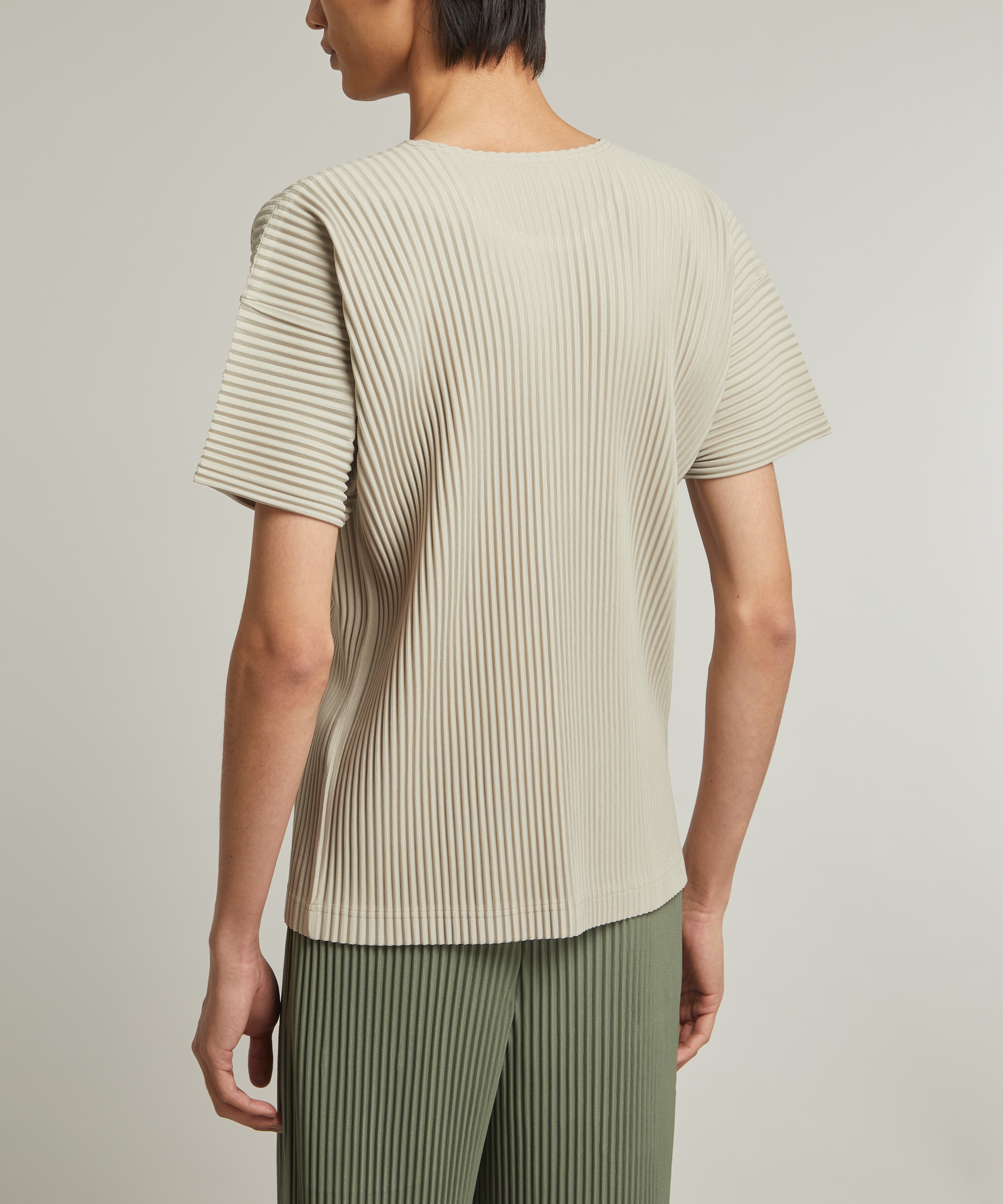 Homme Plisse Issey Miyake - COLOUR PLEATS Short Sleeved Top image number 3