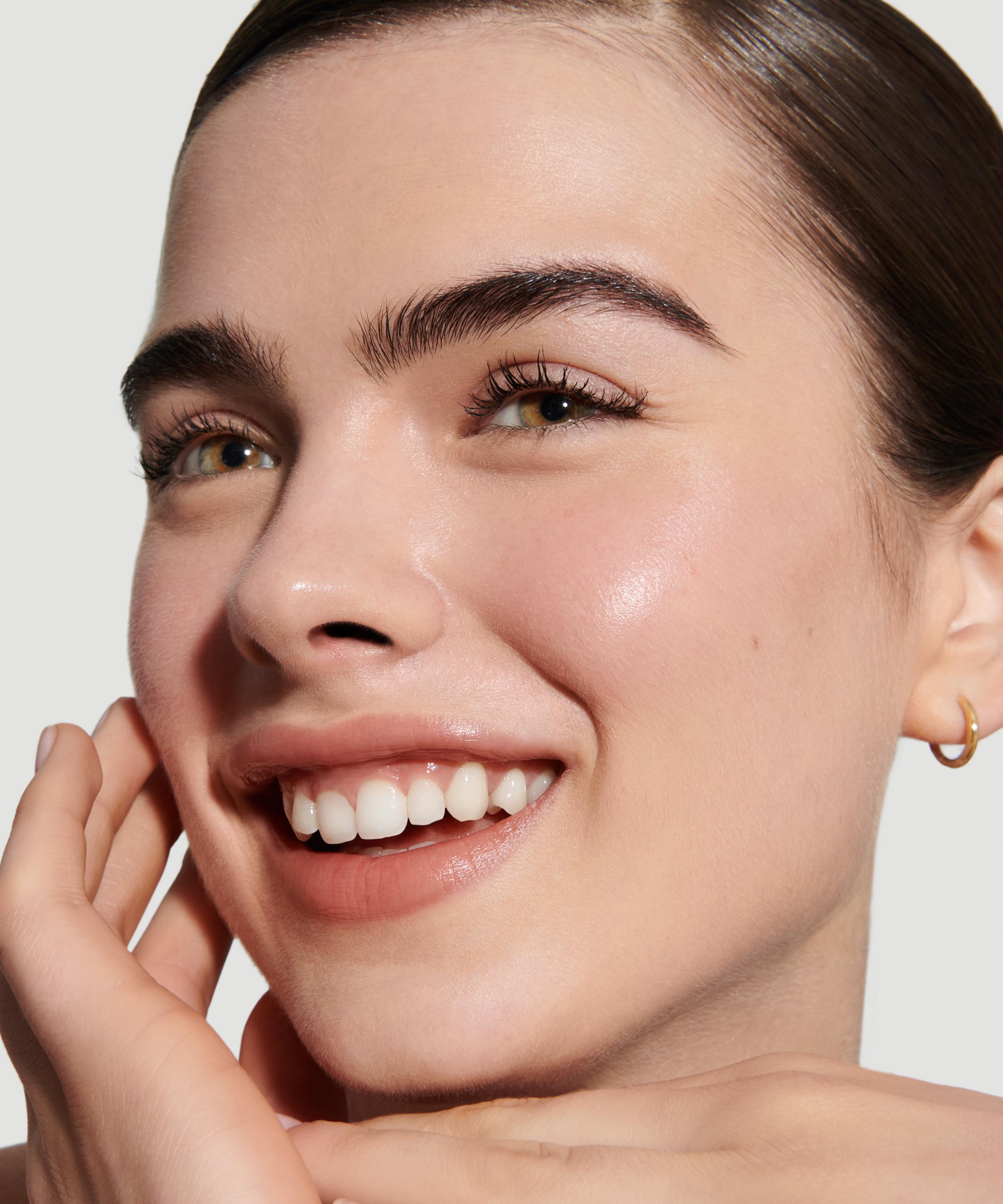 Lisa Eldridge Beauty - Seamless Skin Enhancing Tint 30ml image number 2