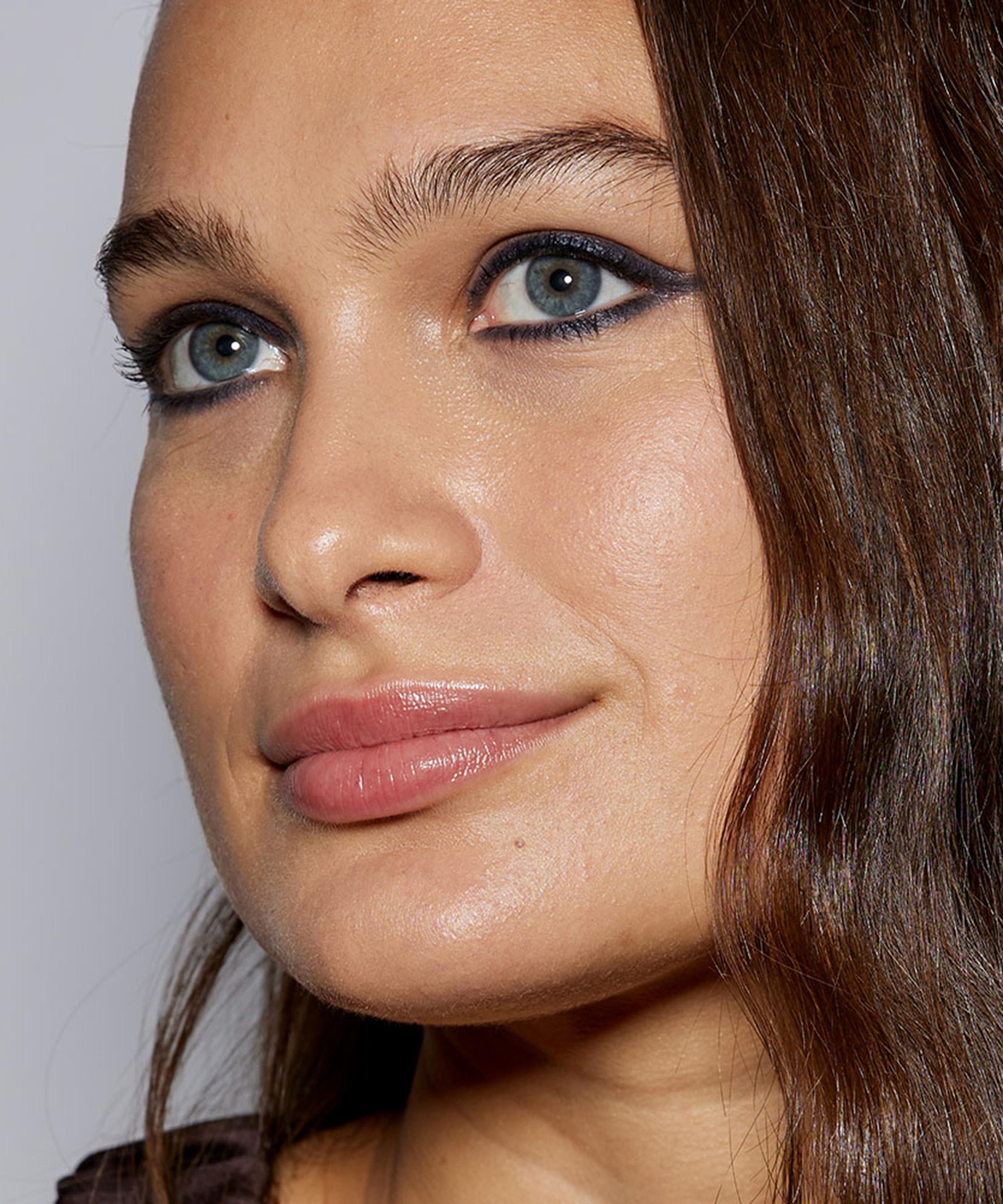 Trinny London - Line2Define 0.30g image number 2