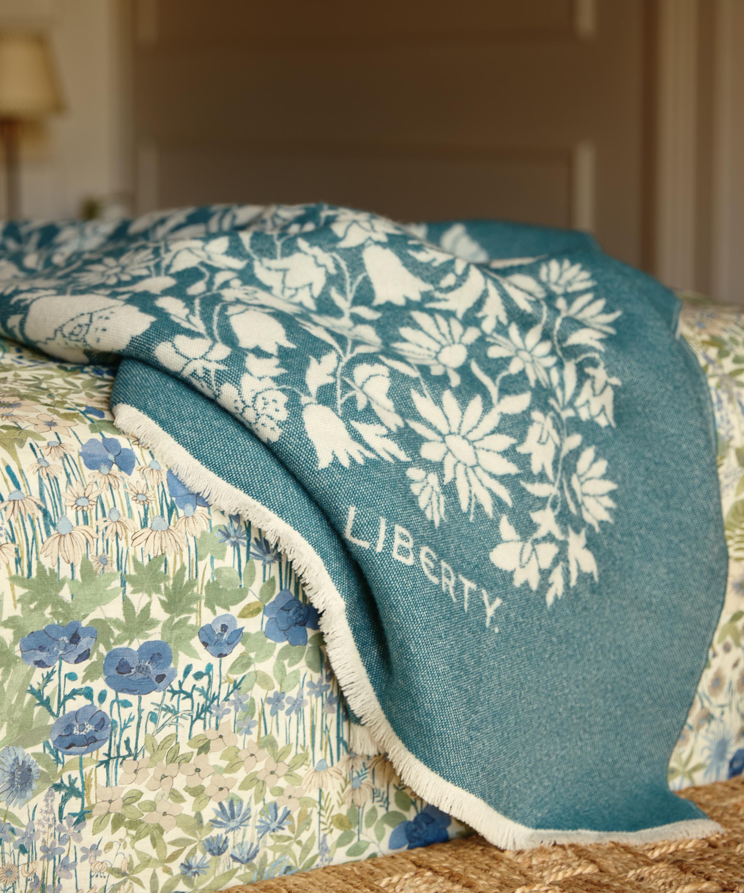 Liberty - Poppy Dawn Wool Throw image number 1