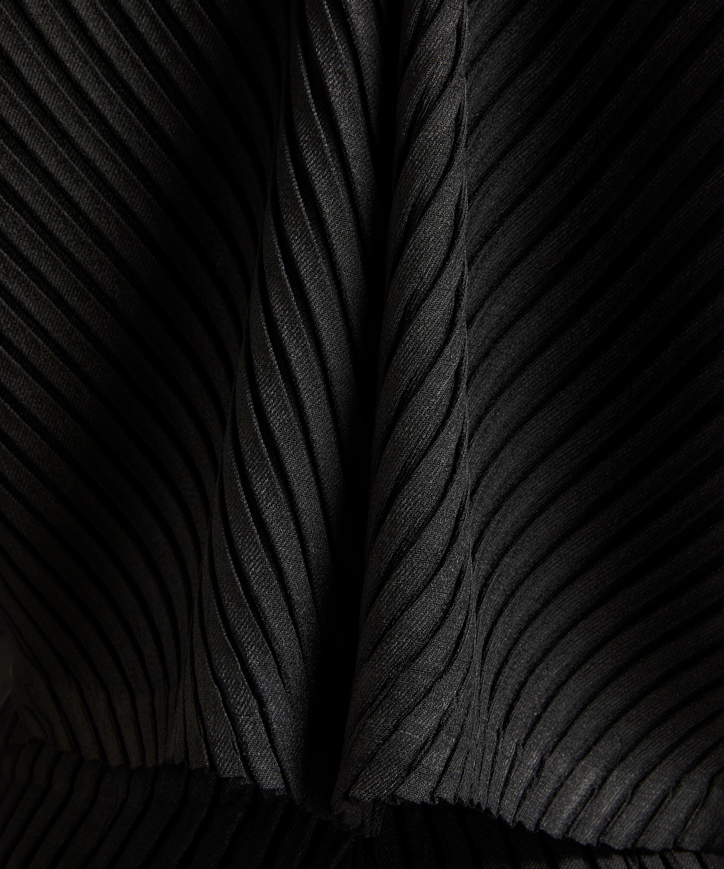 Issey Miyake - LINEN LIKE PLEATS Cardigan image number 4