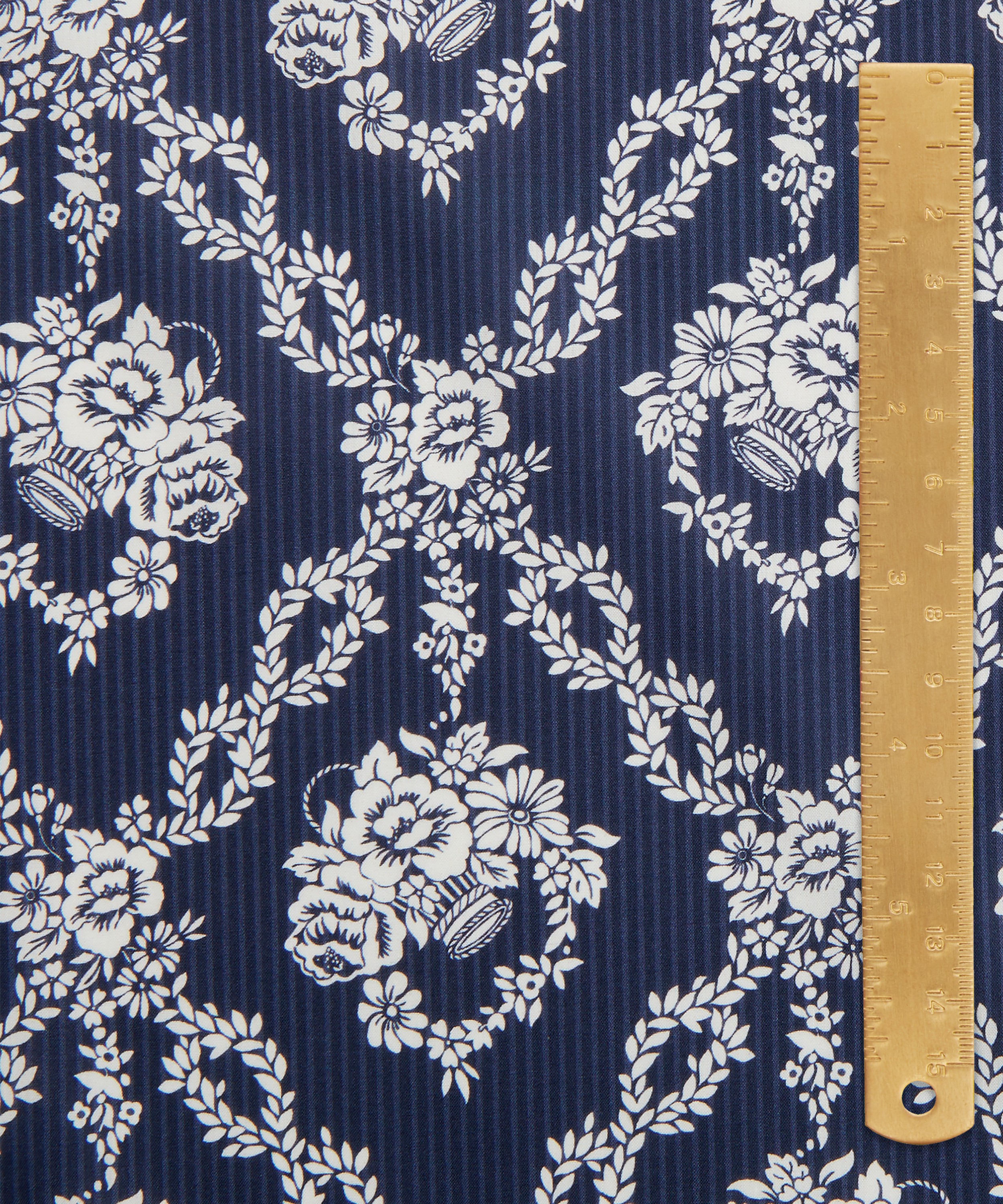 Liberty Fabrics - Liberty Fabrics x Bridgerton Garland Hampers Tana Lawn™ Cotton image number 4