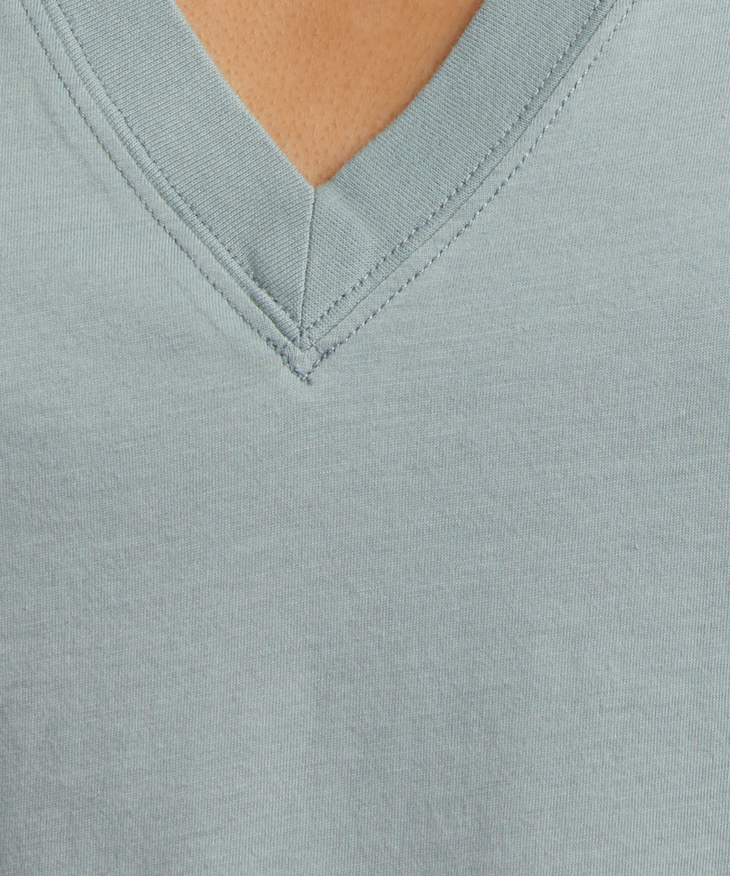 Frame - Easy V-Neck Tee image number 4