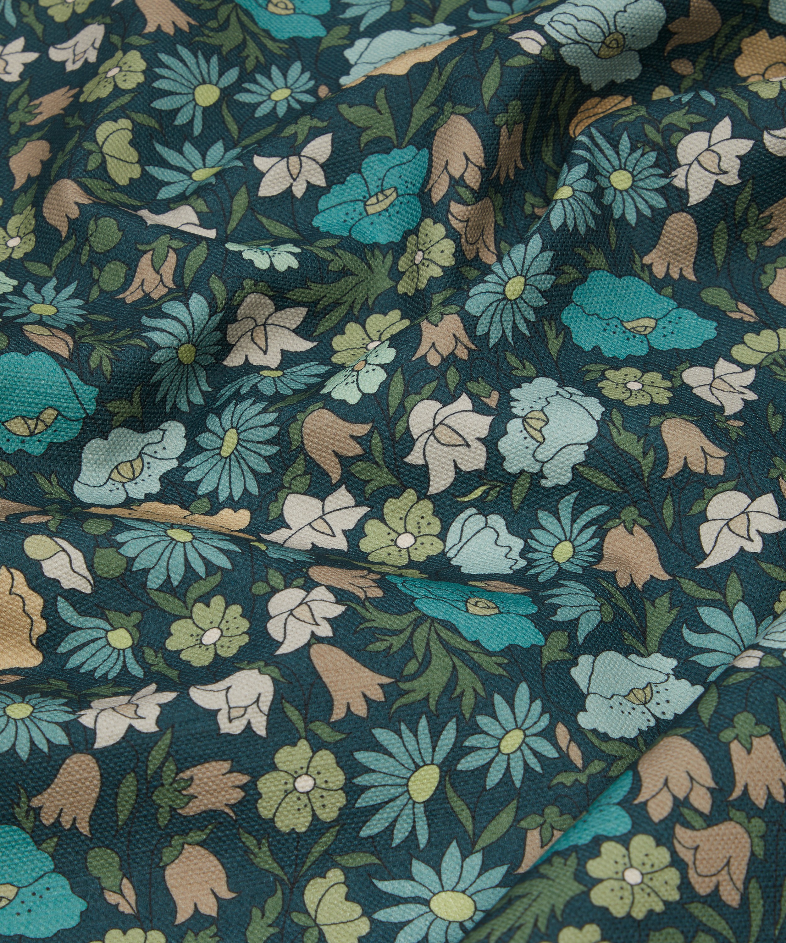 Liberty Interiors - Poppy Meadowfield Cotton in Scarab image number 3