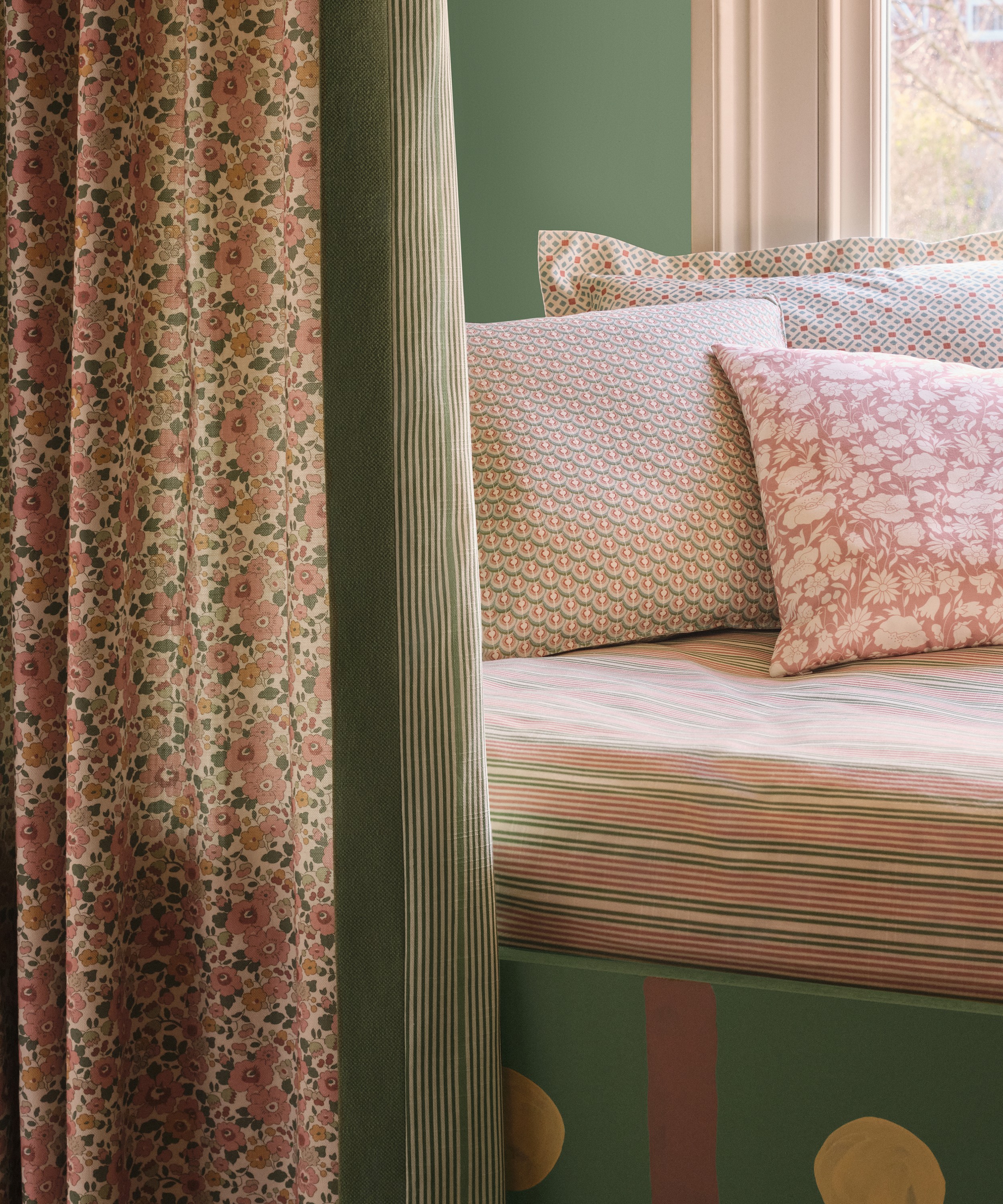 Liberty Interiors - Regent Stripe Cotton in Fern Pink image number 1