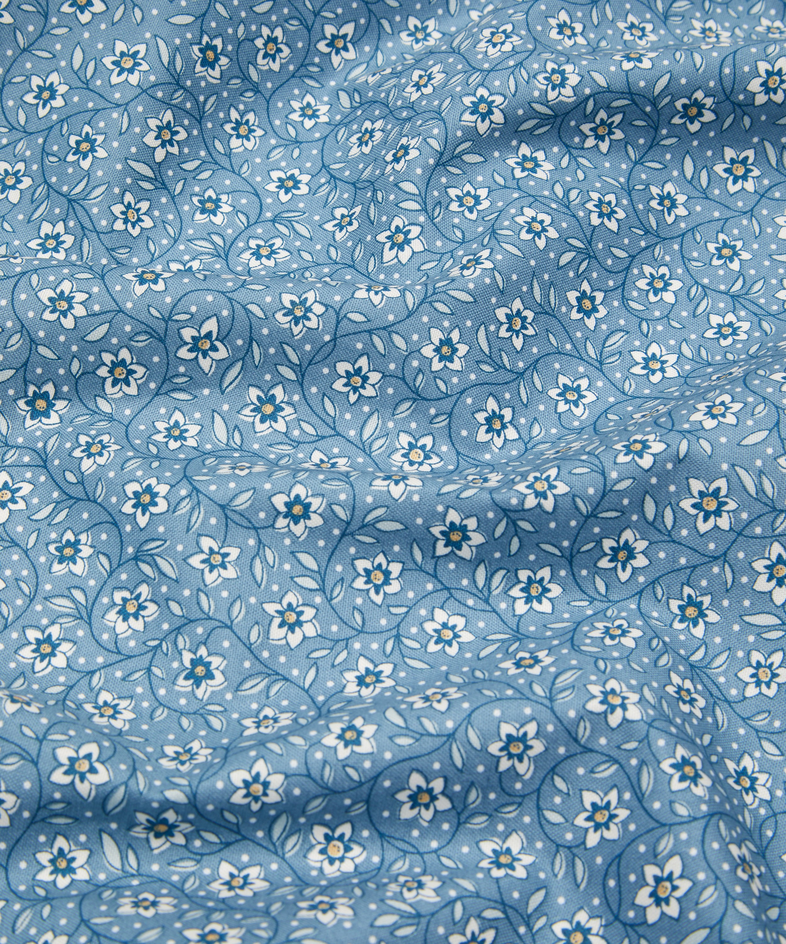 Liberty Fabrics - Lily Trail Lasenby Quilting Cotton image number 3