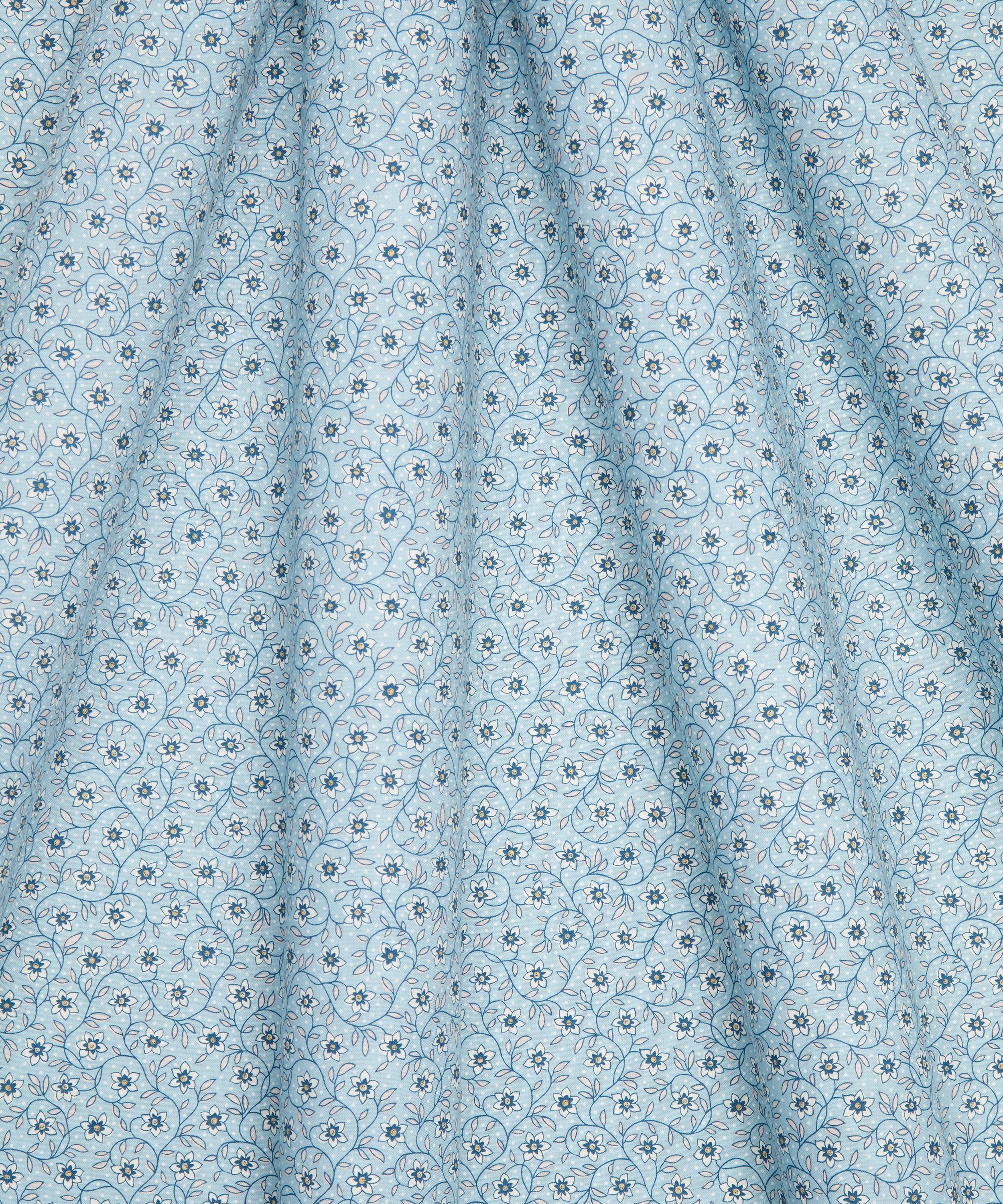 Liberty Fabrics - Lily Trail Lasenby Quilting Cotton image number 2