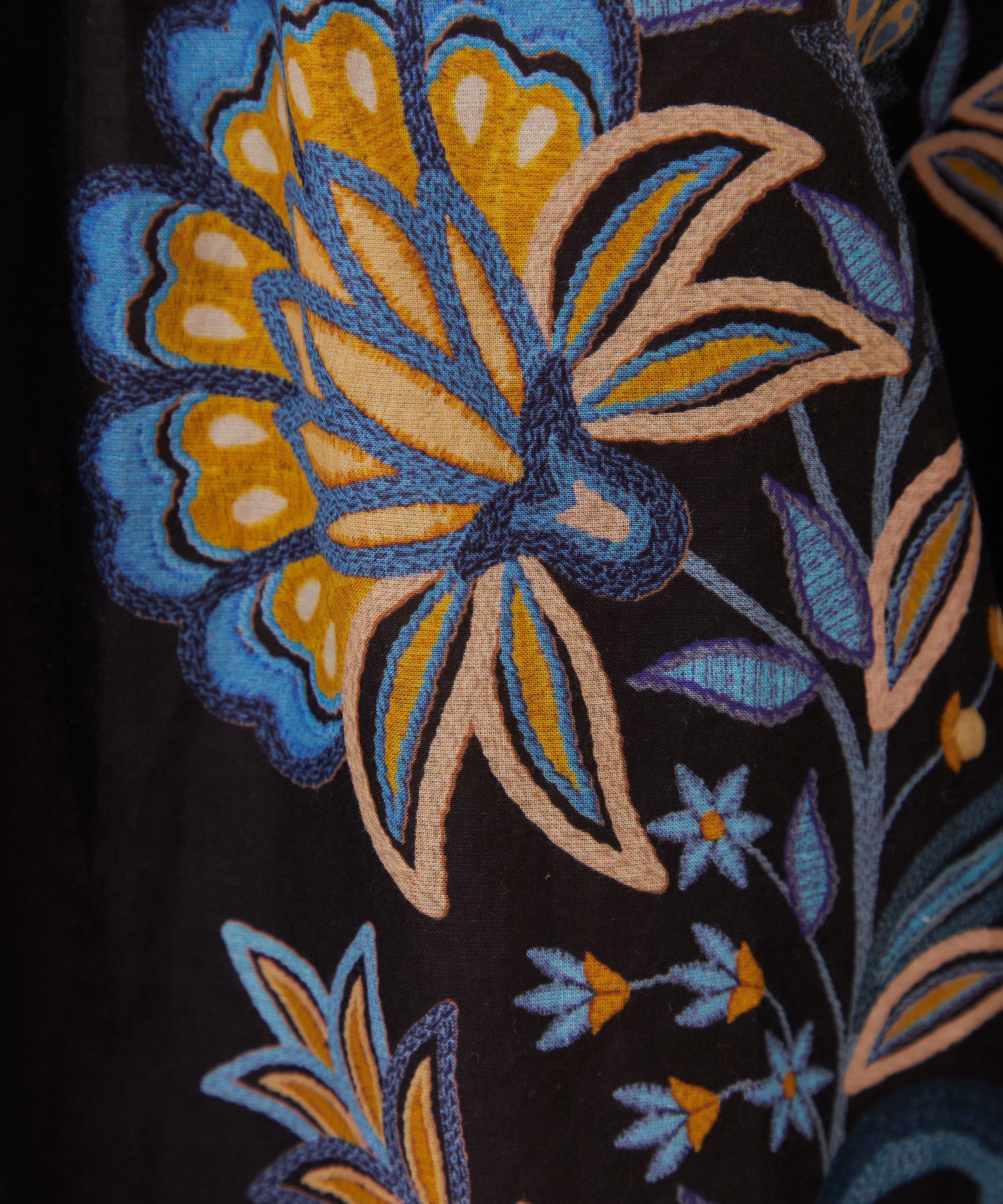 FARM Rio - Black Stitched Garden Blouse image number 3