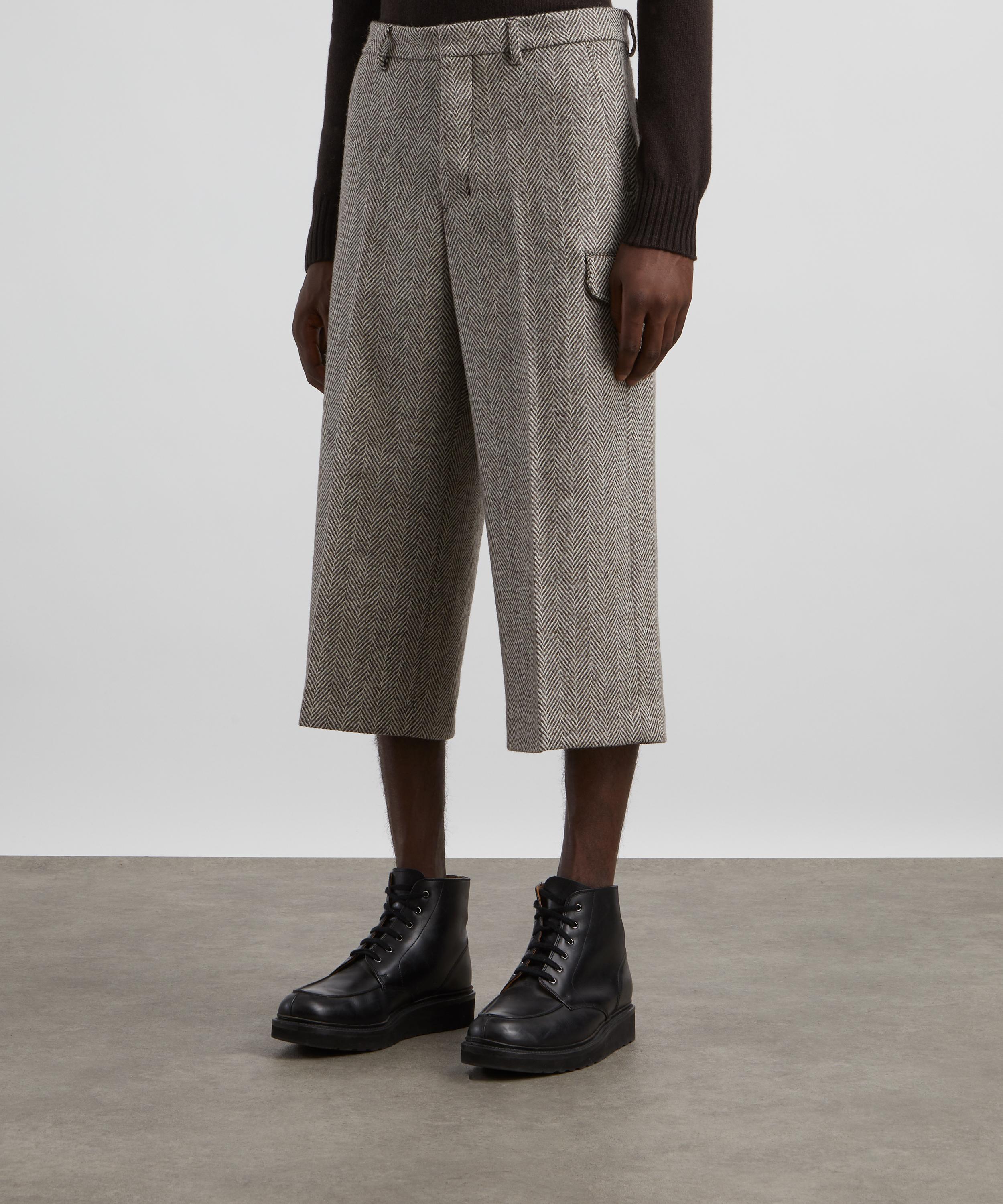 Ami - Military Wide Bermuda Herringbone Shorts image number 2