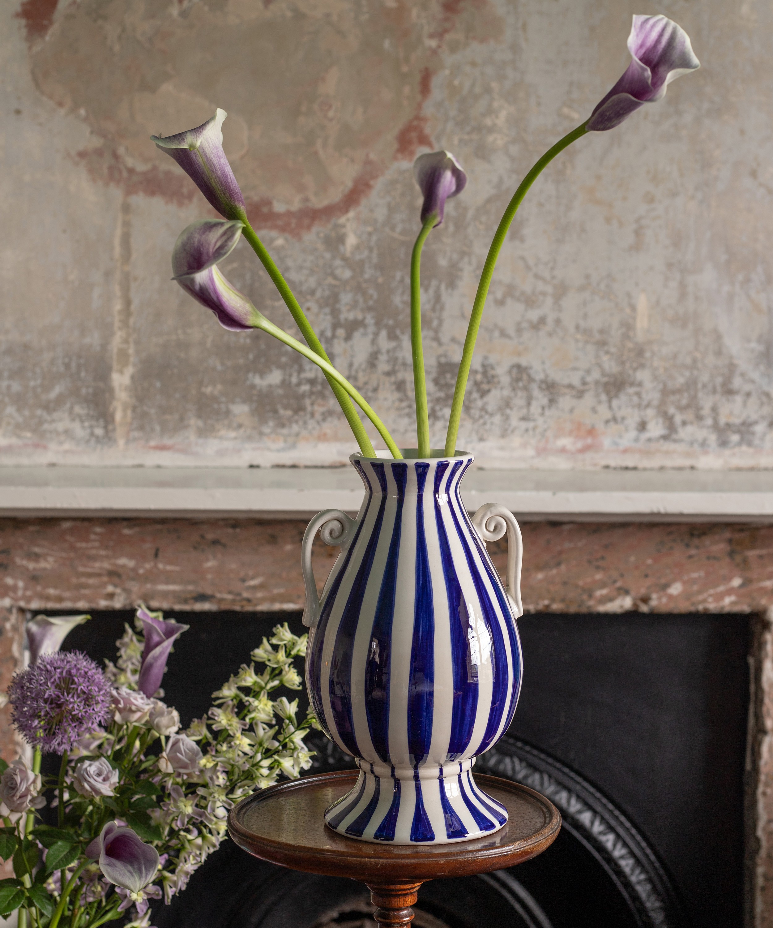 Vaisselle - Colibri Tall Vase image number 1