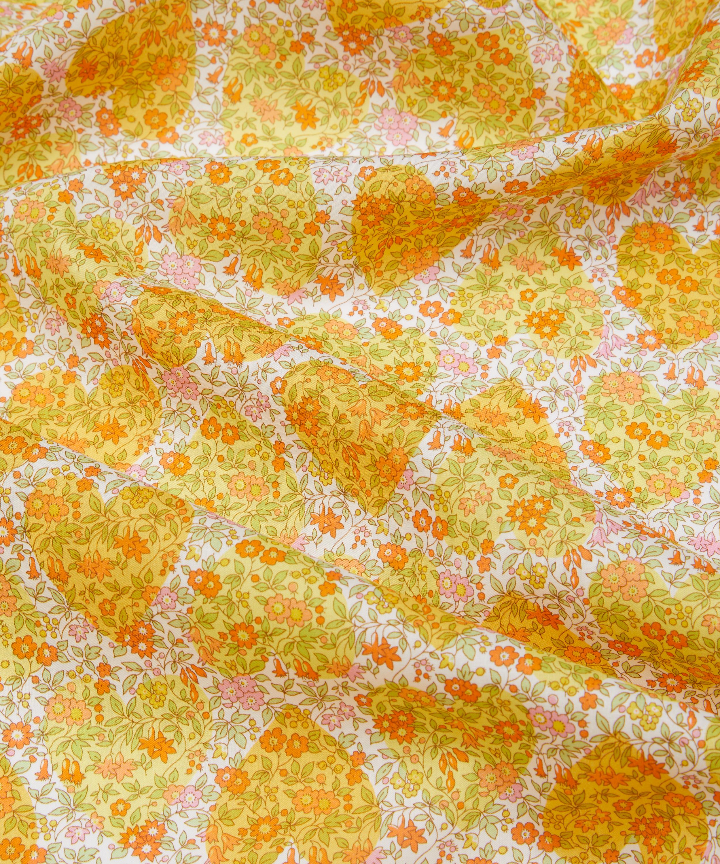 Liberty Fabrics - Chamomile Hearts Tana Lawn™ Cotton image number 3