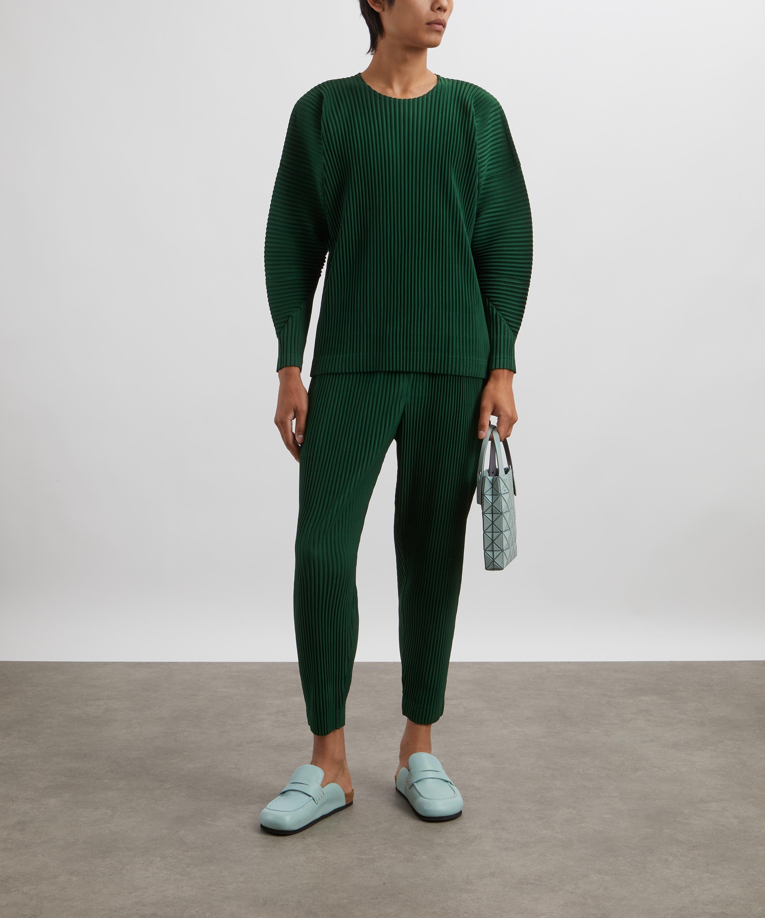 Homme Plisse Issey Miyake - MC AUGUST Seaweed Green Pleated Tapered Trousers image number 1