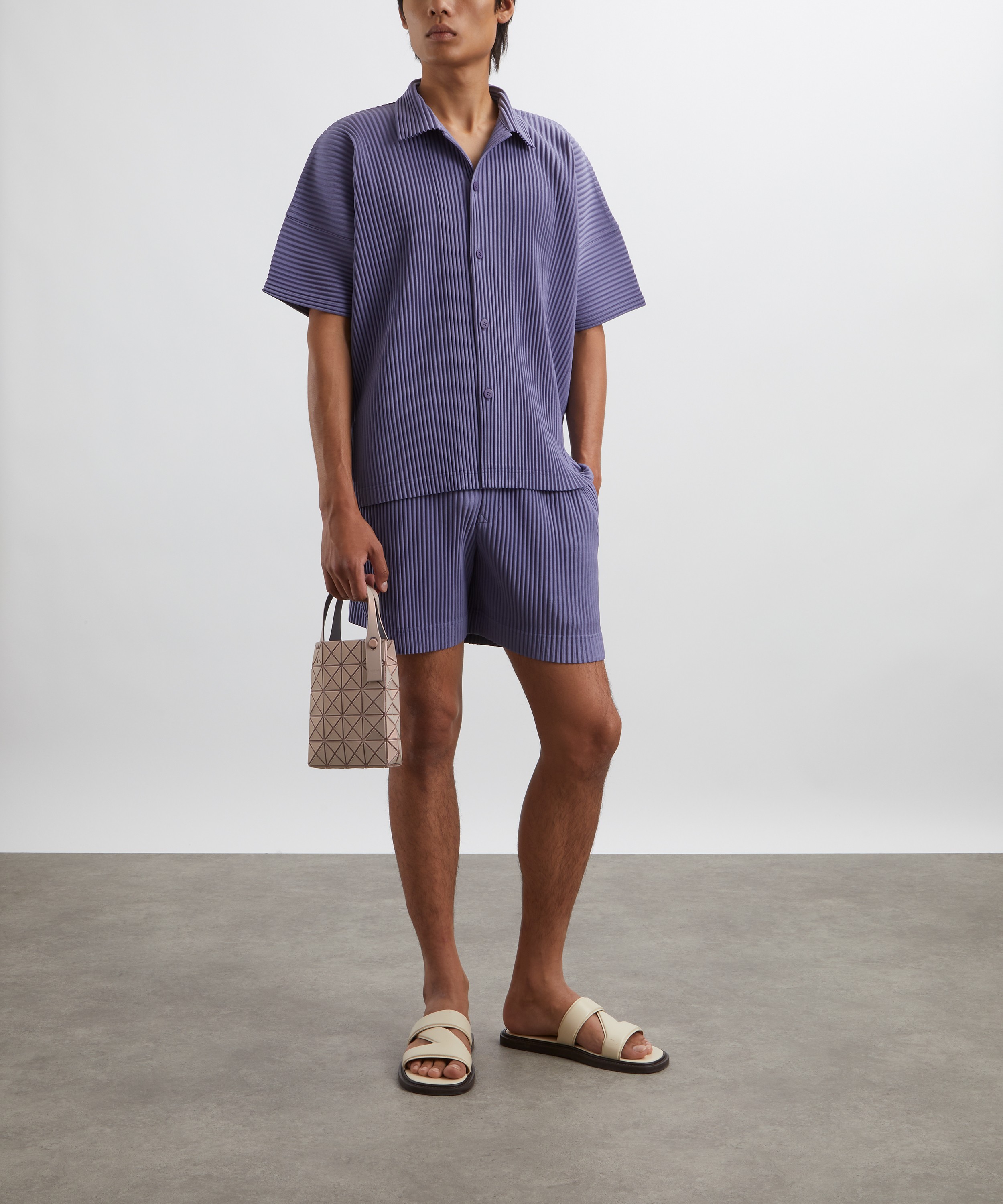 HOMME PLISSÉ ISSEY MIYAKE - MONTHLY COLOURS JULY Shorts image number 1