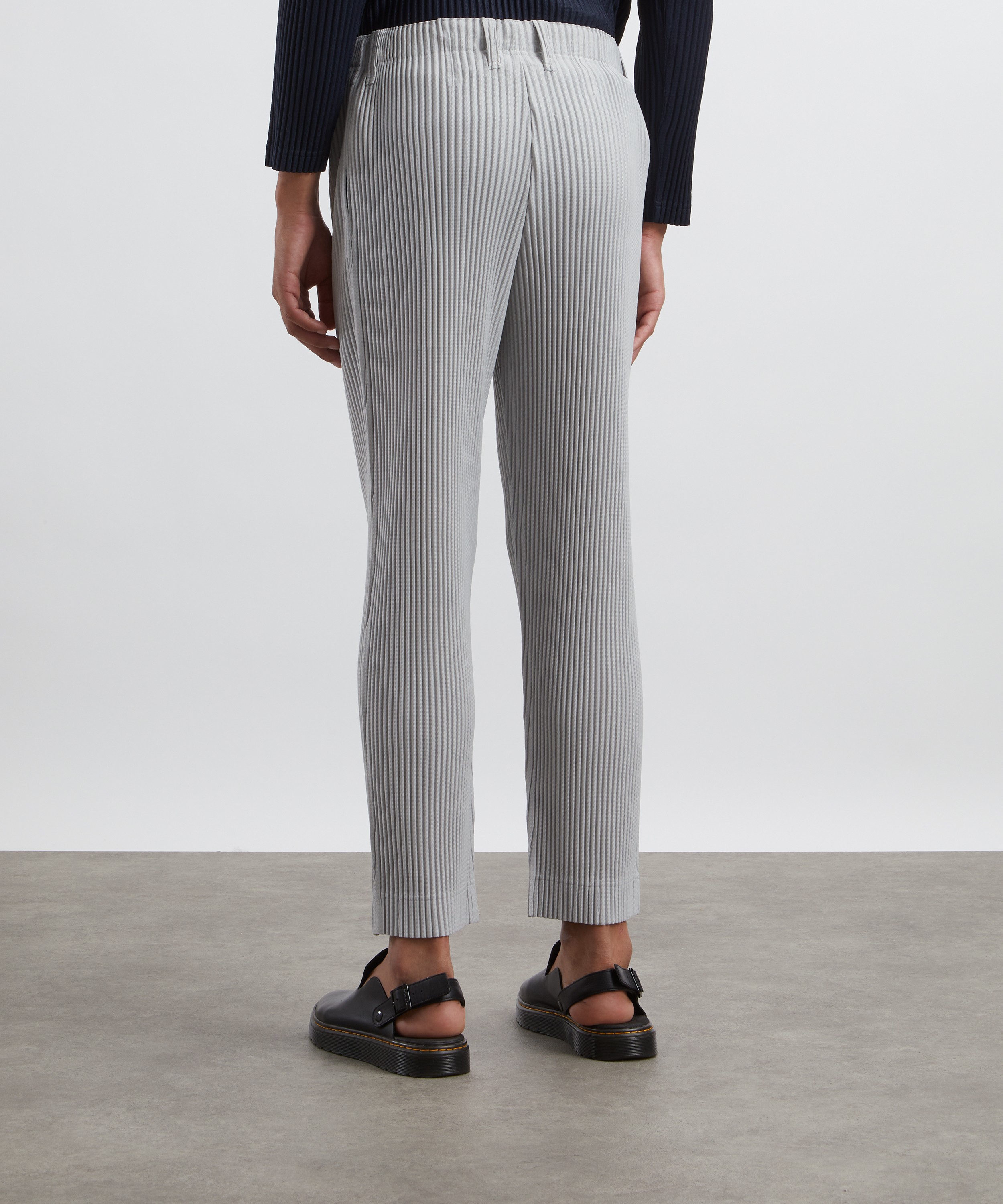 HOMME PLISSÉ ISSEY MIYAKE - BASICS Pleated Trousers image number 3