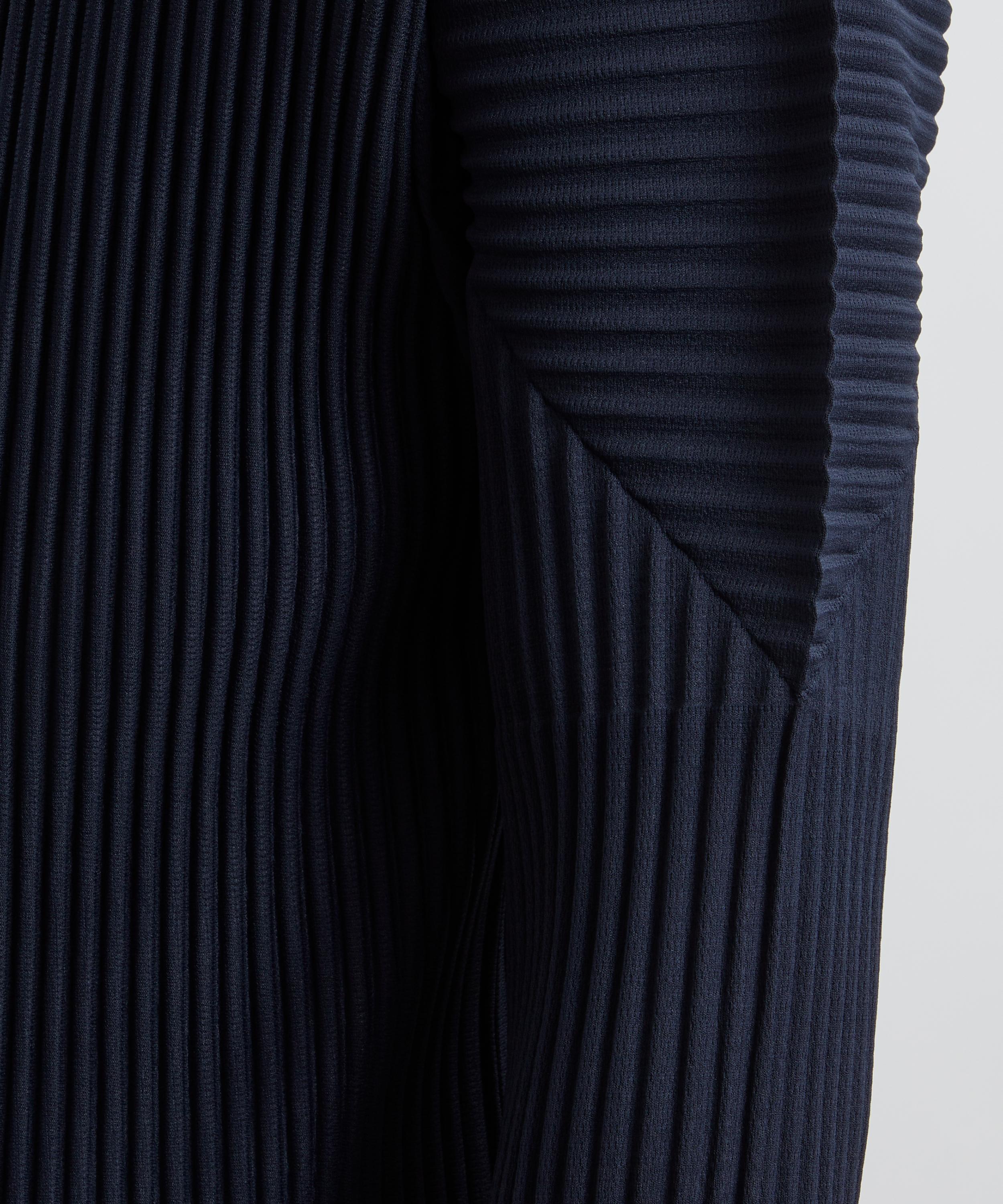 HOMME PLISSÉ ISSEY MIYAKE - BASICS Pleated Turtleneck Top image number 4