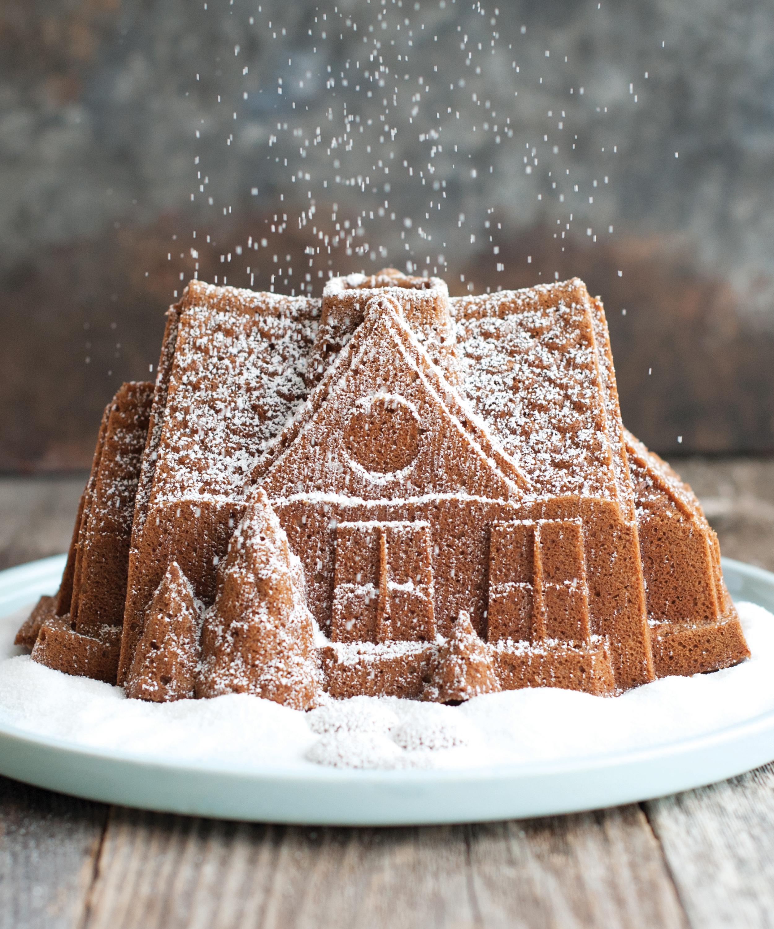 Nordic Ware - Gingerbread House Bundt Pan image number 3