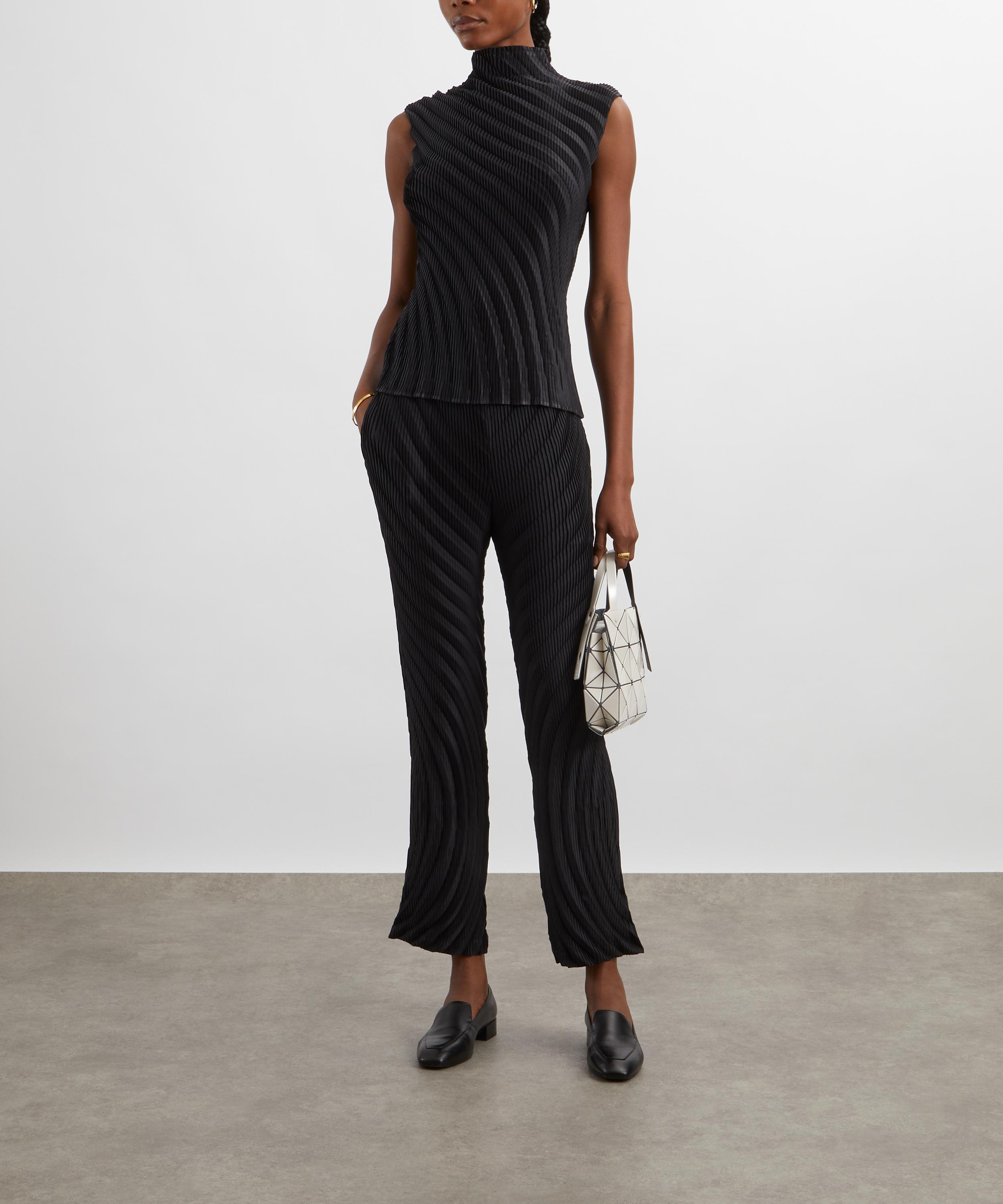 Issey Miyake - NUANCE PLEATS SOLID Flared Trousers image number 1