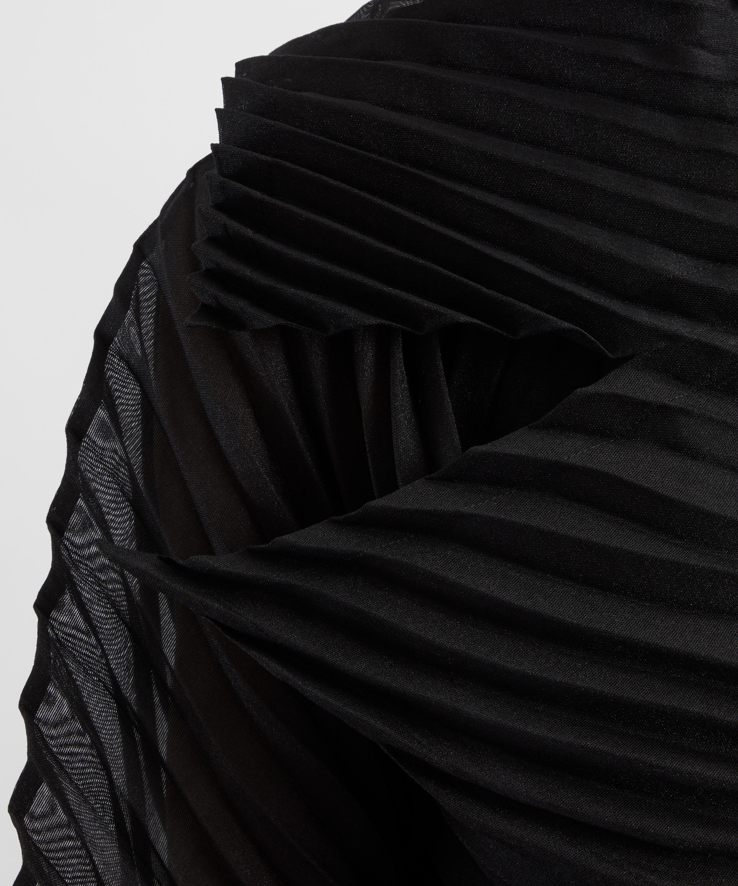 Issey Miyake - WANDER Pleated Trench Coat image number 4