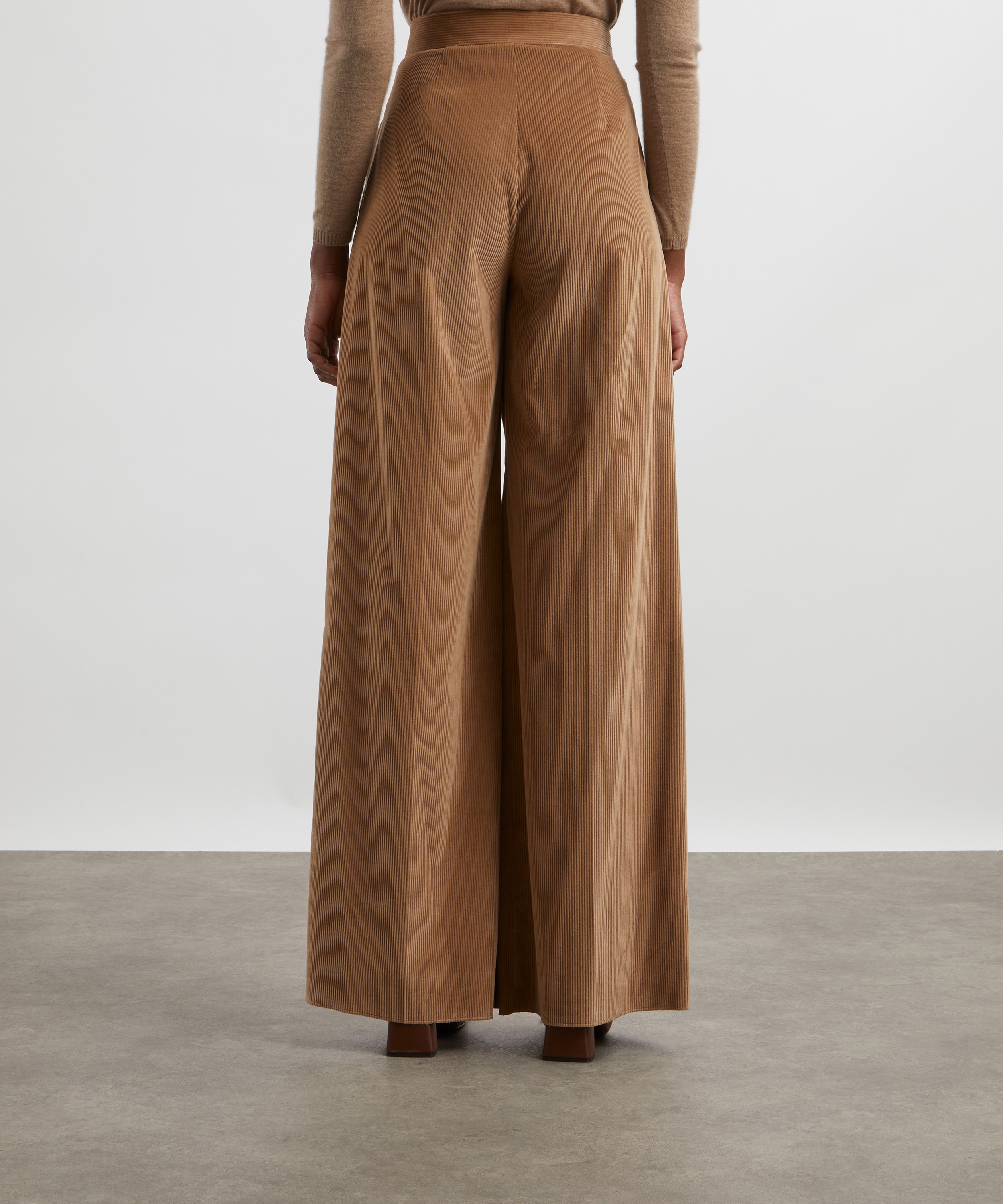 Max Mara - Gilly Corduroy High-Waisted Flared Trousers image number 3