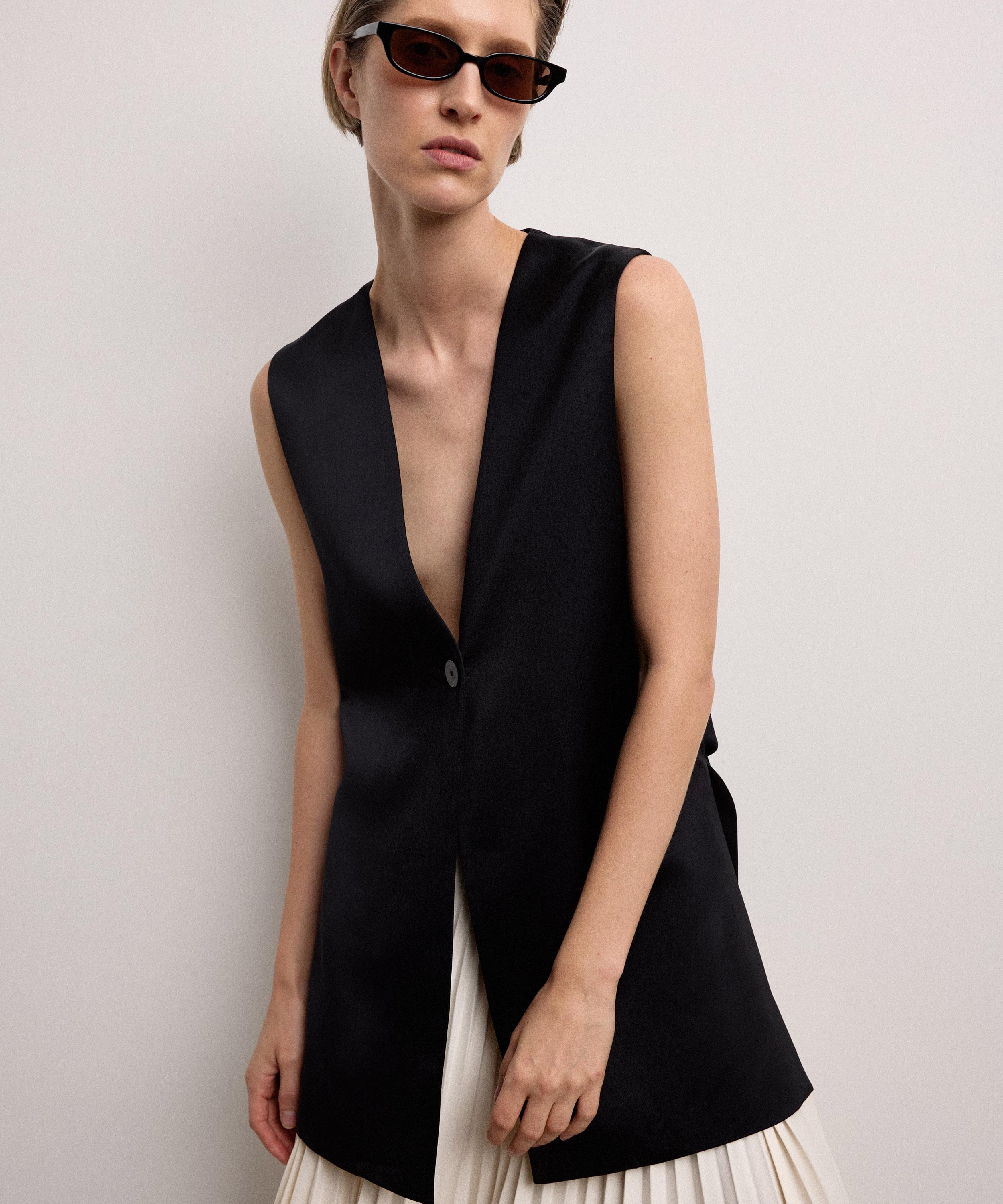 DMY Studios - Romi Black Rectangular Sunglasses image number 6