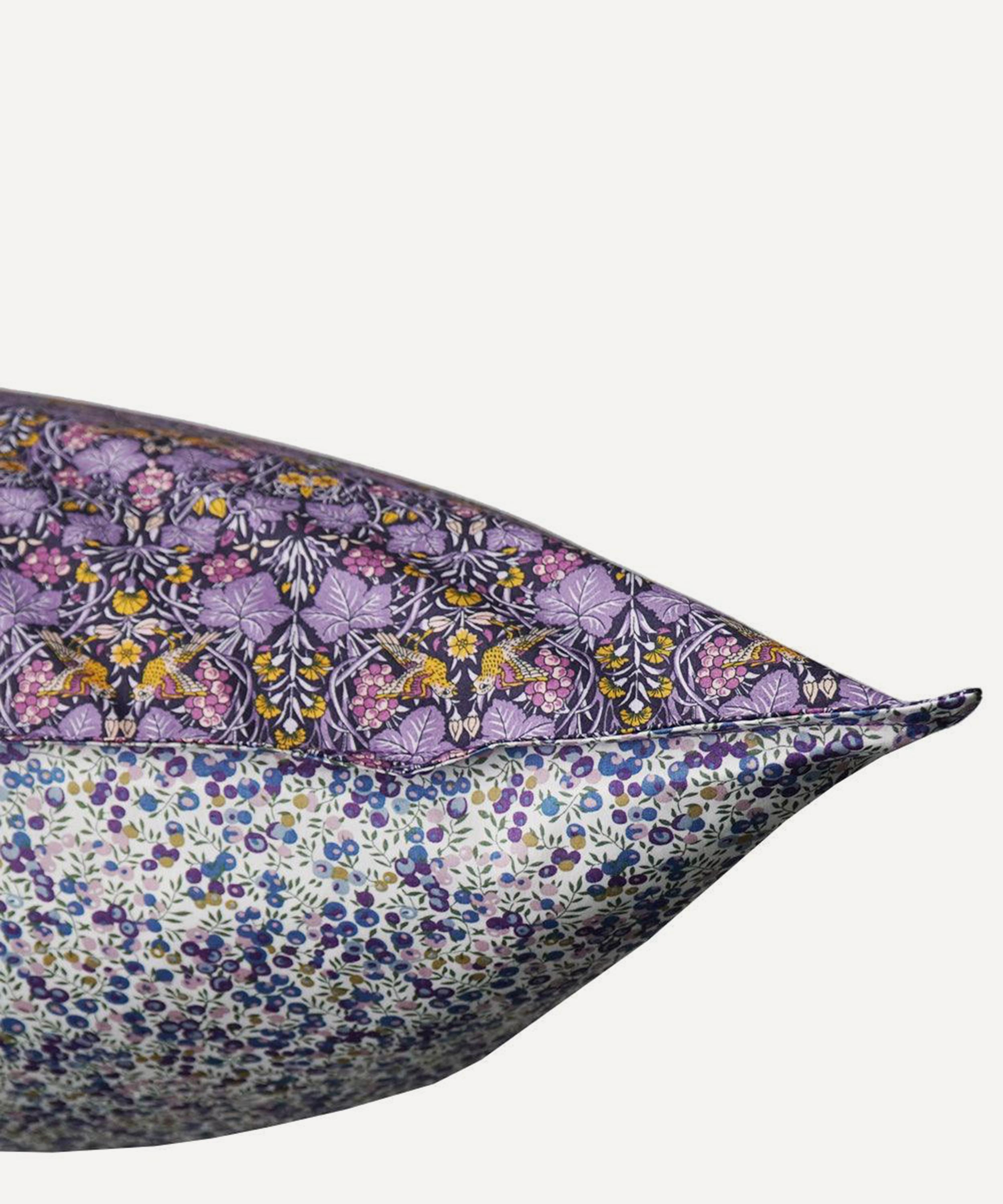 Coco & Wolf - Vine Thief and Wiltshire Bud Super King Duvet Cover Set image number 4