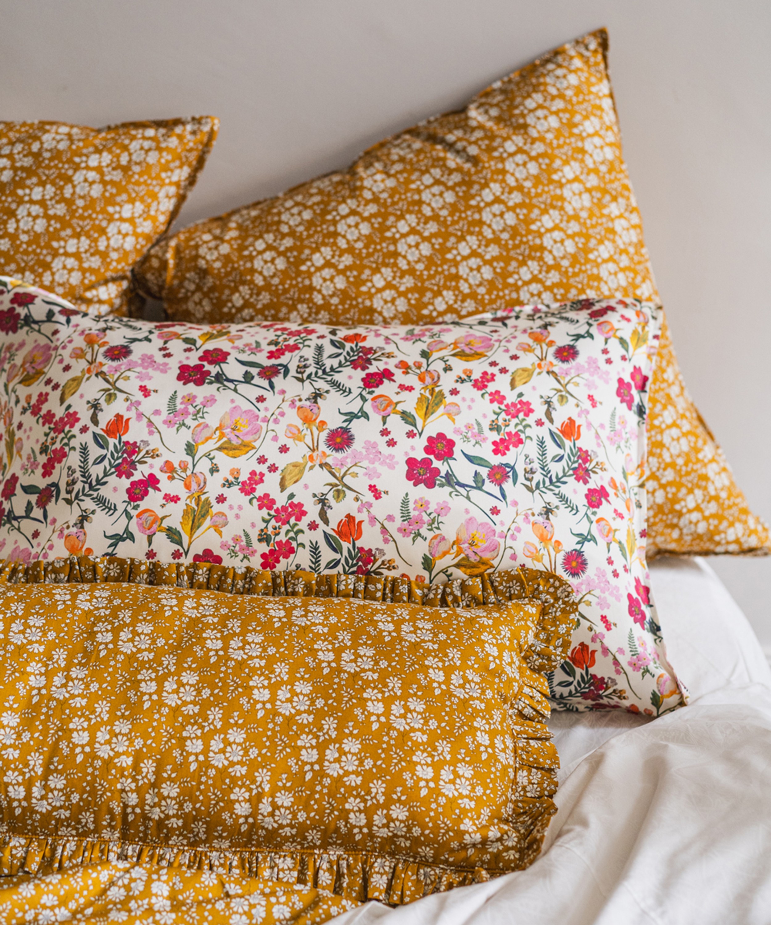 Coco & Wolf - Capel Mustard Tana Lawn™ Cotton Double Fitted Sheet image number 2